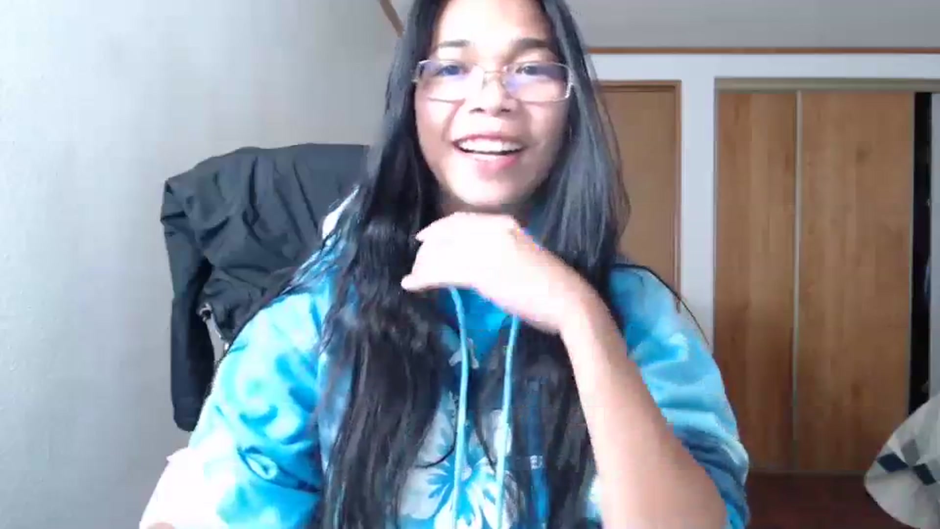 Gallery image thumbnail from Littlekai2023's myfreecams stream on, 11/18/2023, 17:38 image 10 of 20