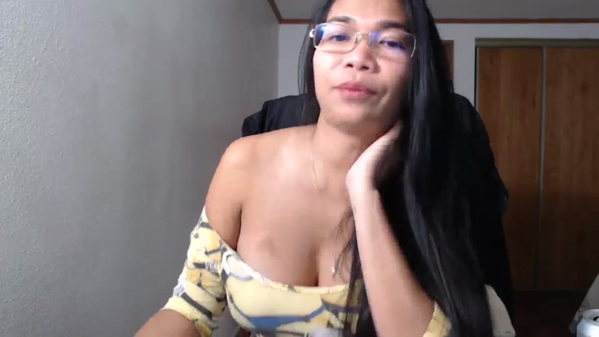 Gallery image thumbnail from Littlekai2023's myfreecams stream on, 11/21/2023, 04:02 image 19 of 20