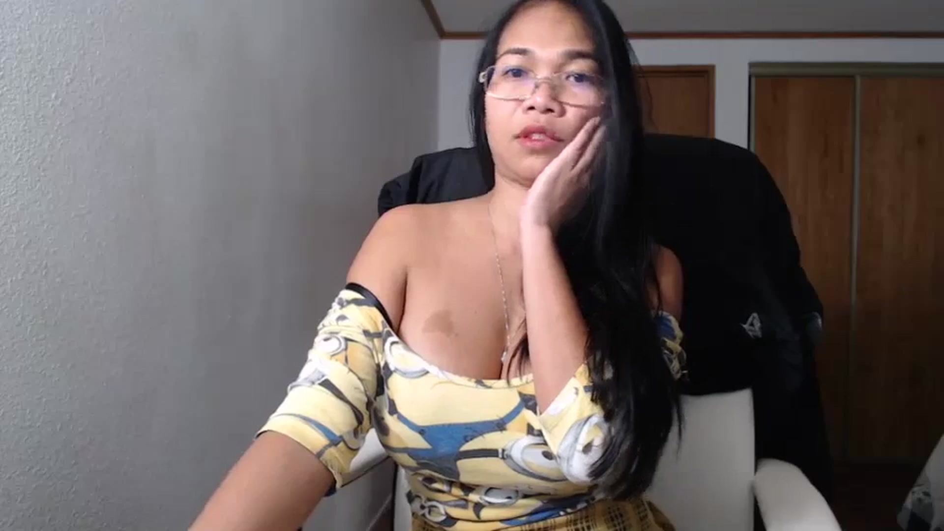 Gallery image thumbnail from Littlekai2023's myfreecams stream on, 11/21/2023, 04:02 image 15 of 20