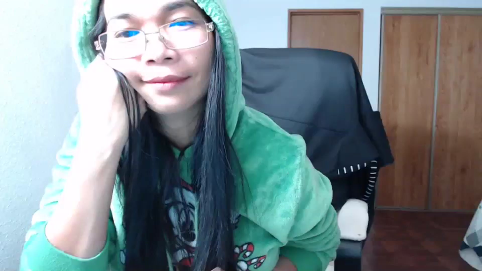 Gallery image thumbnail from Littlekai2023's myfreecams stream on, 11/22/2023, 02:47 image 1 of 20