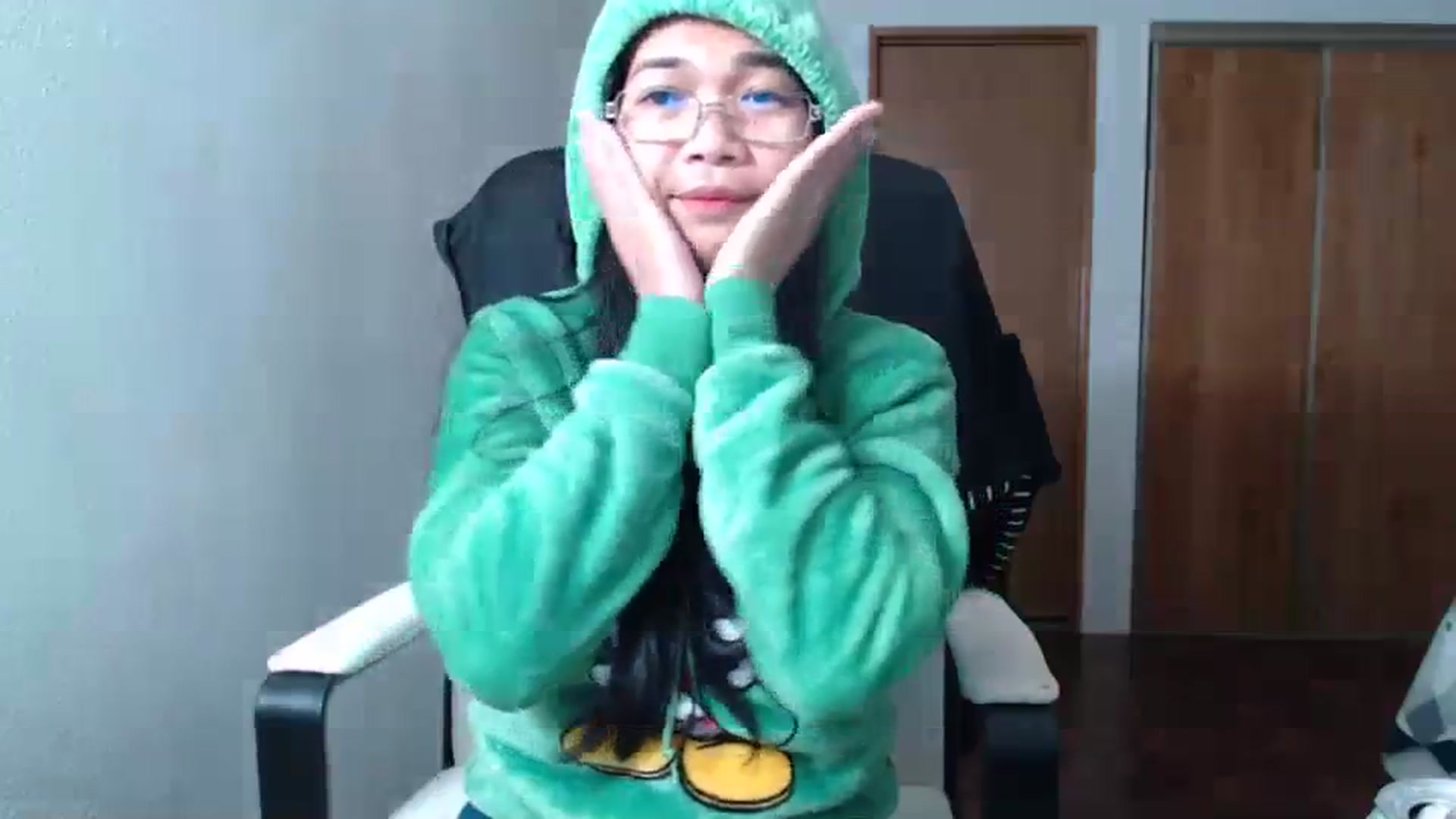 Gallery image thumbnail from Littlekai2023's myfreecams stream on, 11/22/2023, 02:47 image 18 of 20