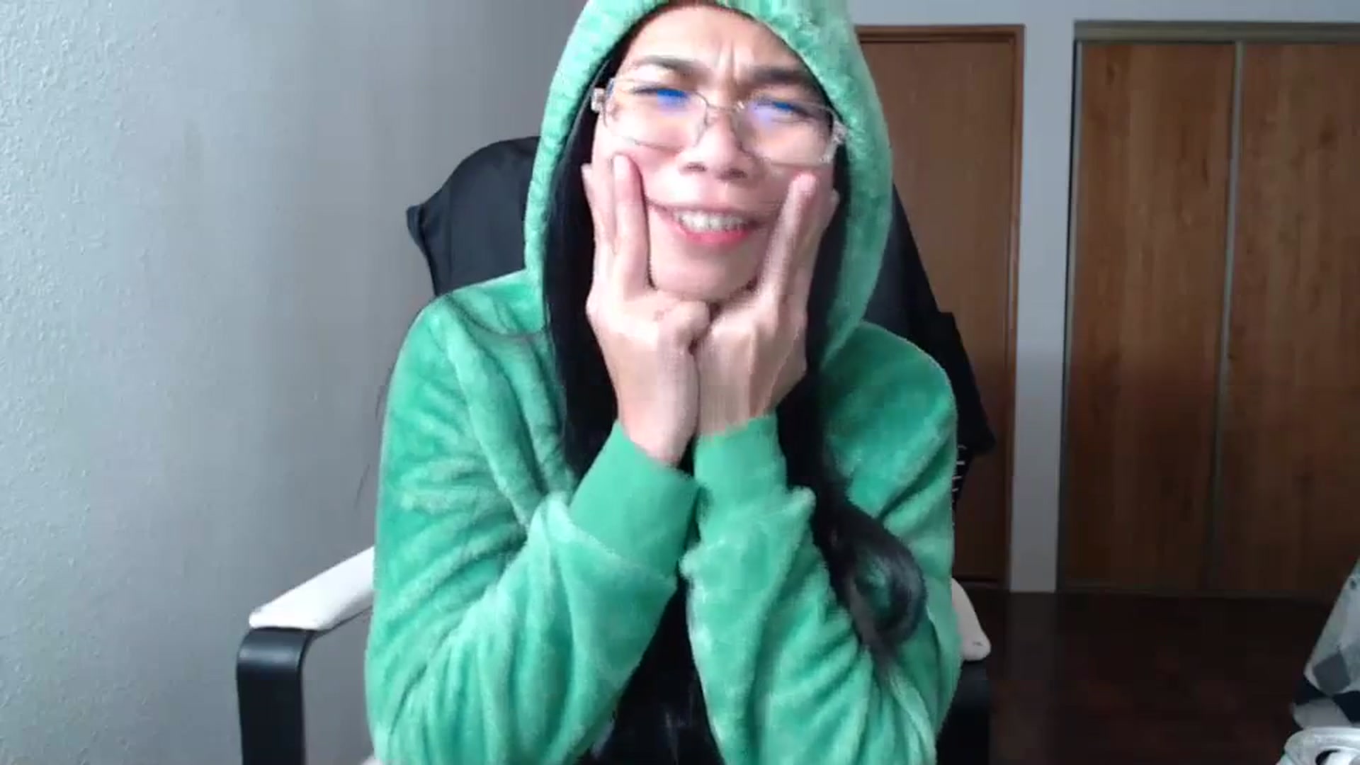 Gallery image thumbnail from Littlekai2023's myfreecams stream on, 11/22/2023, 02:47 image 20 of 20
