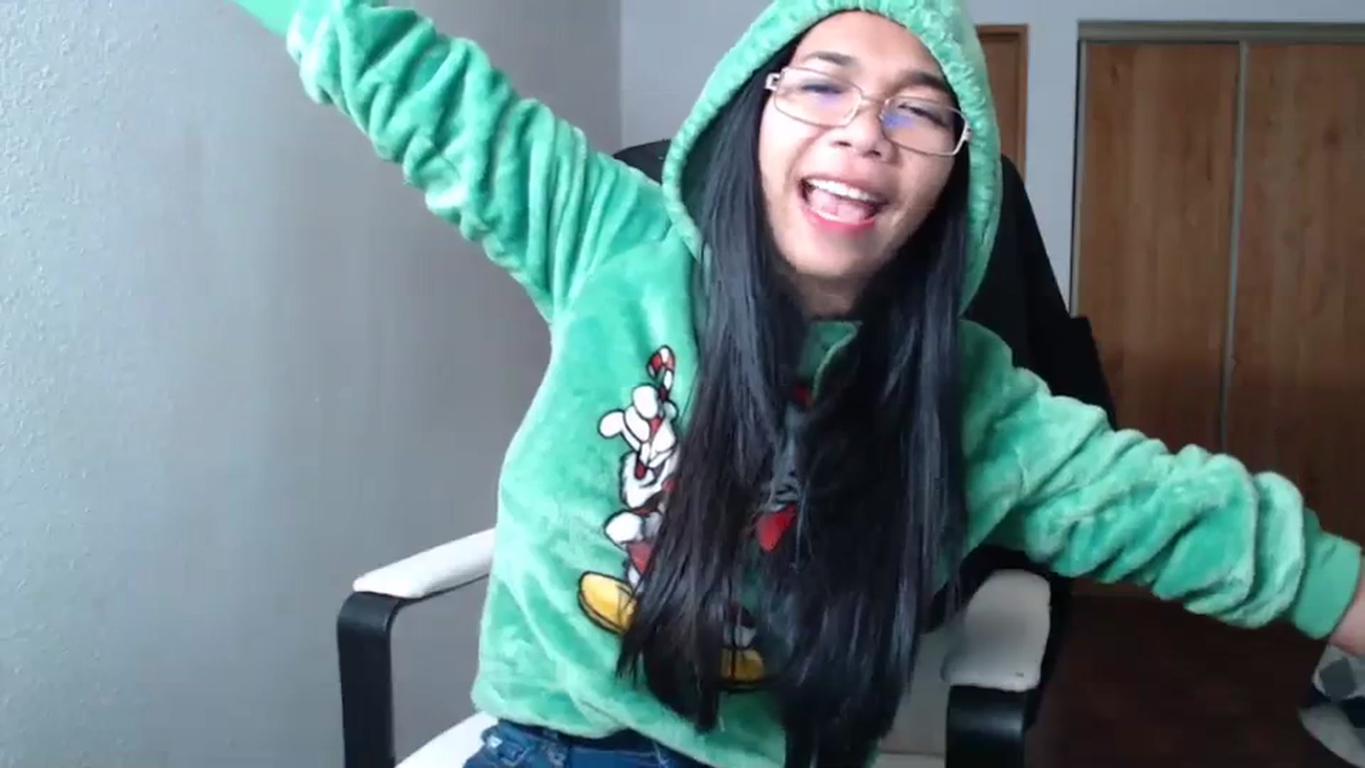 Gallery image thumbnail from Littlekai2023's myfreecams stream on, 11/22/2023, 02:47 image 10 of 20