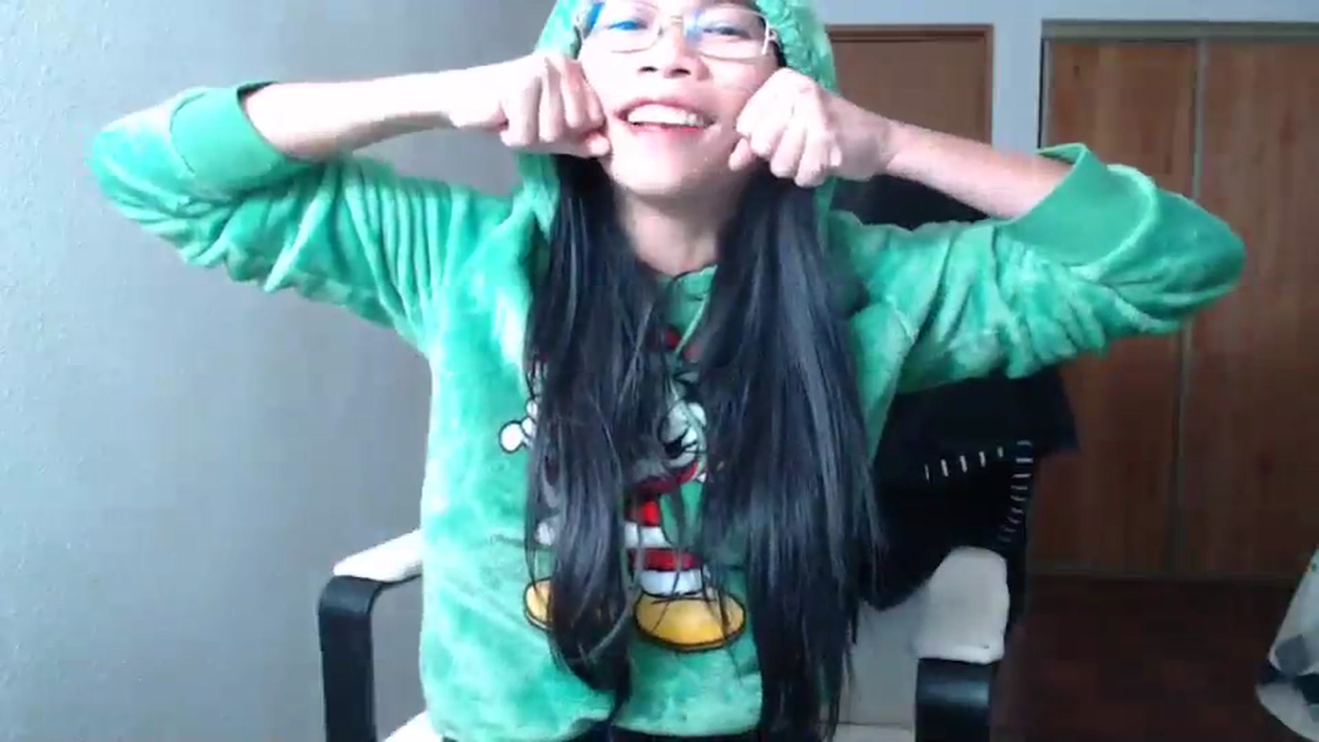 Gallery image thumbnail from Littlekai2023's myfreecams stream on, 11/22/2023, 02:47 image 2 of 20