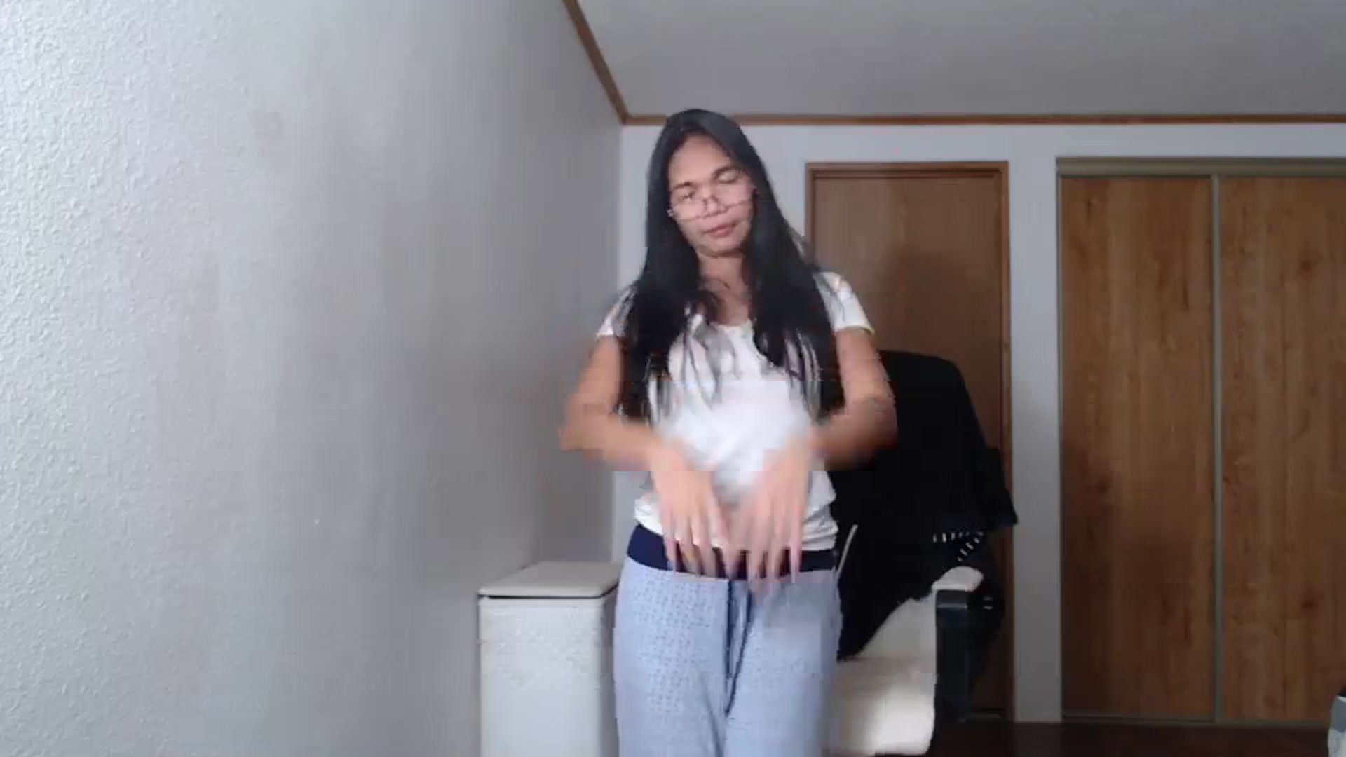 Gallery image thumbnail from Littlekai2023's myfreecams stream on, 11/24/2023, 06:14 image 14 of 20