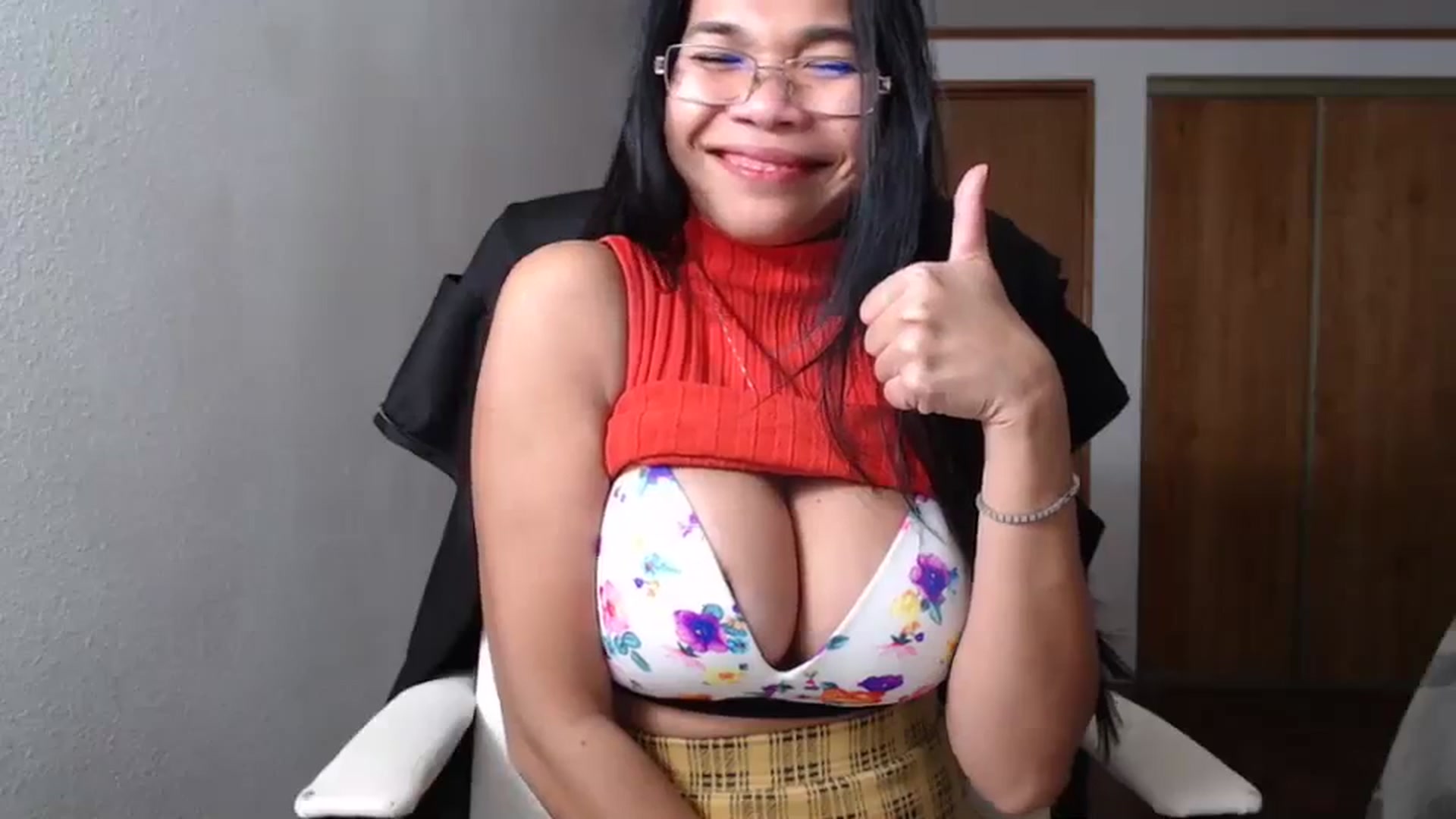 Gallery image thumbnail from Littlekai2023's myfreecams stream on, 11/27/2023, 03:25 image 8 of 20