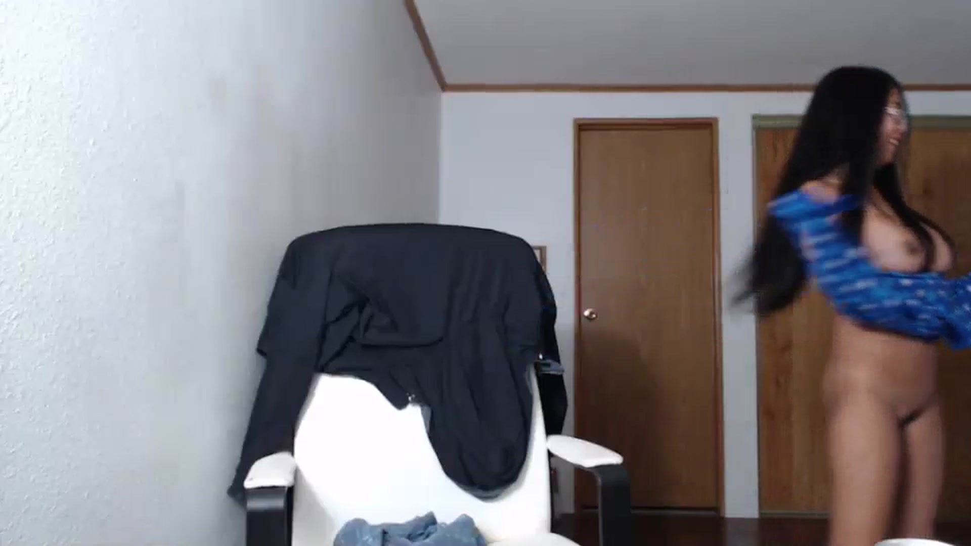 Gallery image thumbnail from Littlekai2023's myfreecams stream on, 12/04/2023, 03:08 image 11 of 20