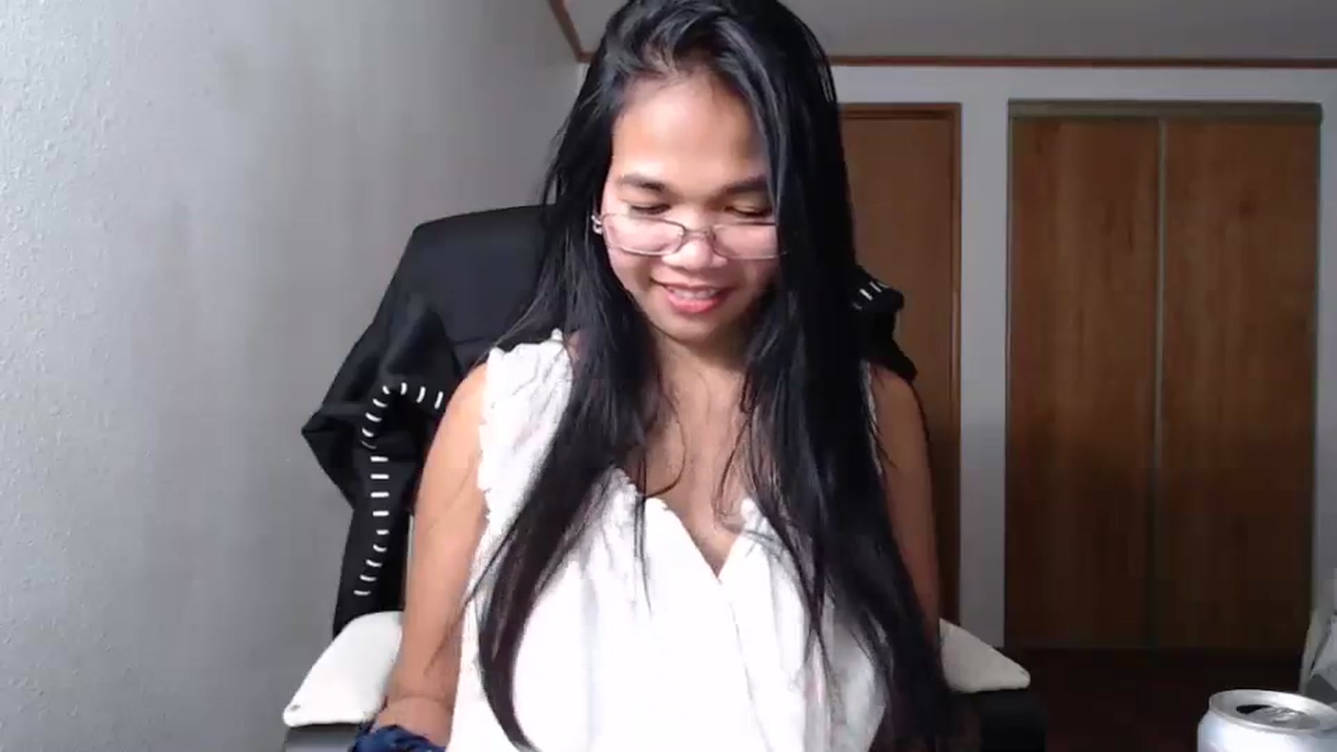 Gallery image thumbnail from Littlekai2023's myfreecams stream on, 12/11/2023, 03:11 image 18 of 20