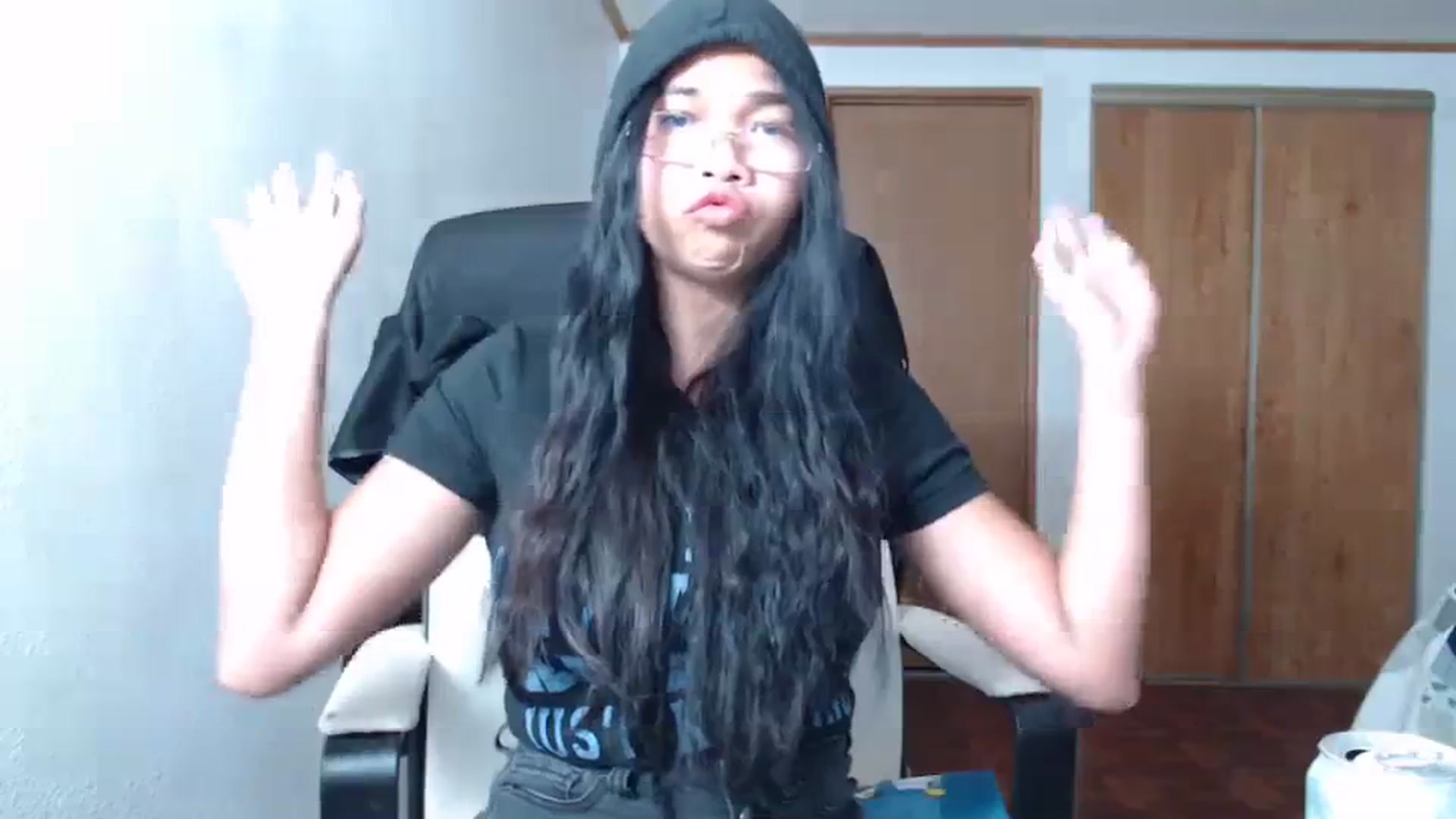 Gallery image thumbnail from Littlekai2023's myfreecams stream on, 12/17/2023, 23:25 image 13 of 20