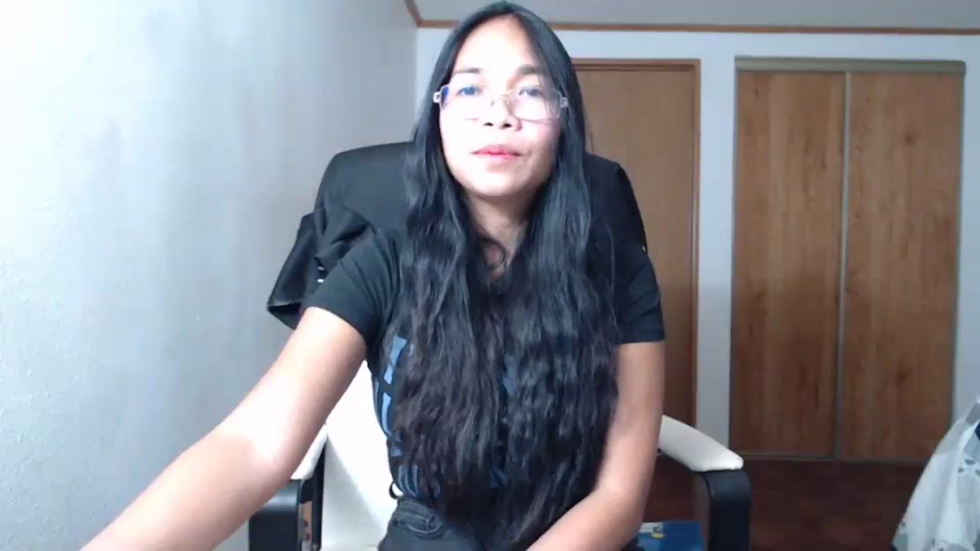 Gallery image thumbnail from Littlekai2023's myfreecams stream on, 12/17/2023, 23:25 image 11 of 20