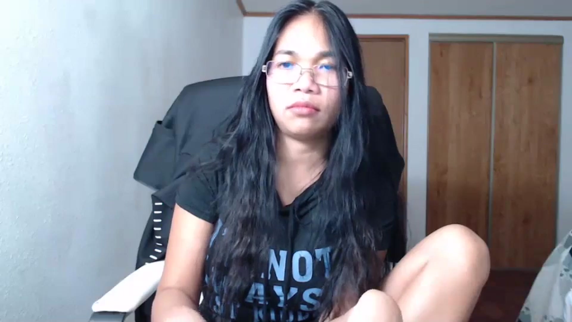 Gallery image thumbnail from Littlekai2023's myfreecams stream on, 12/17/2023, 23:25 image 18 of 20