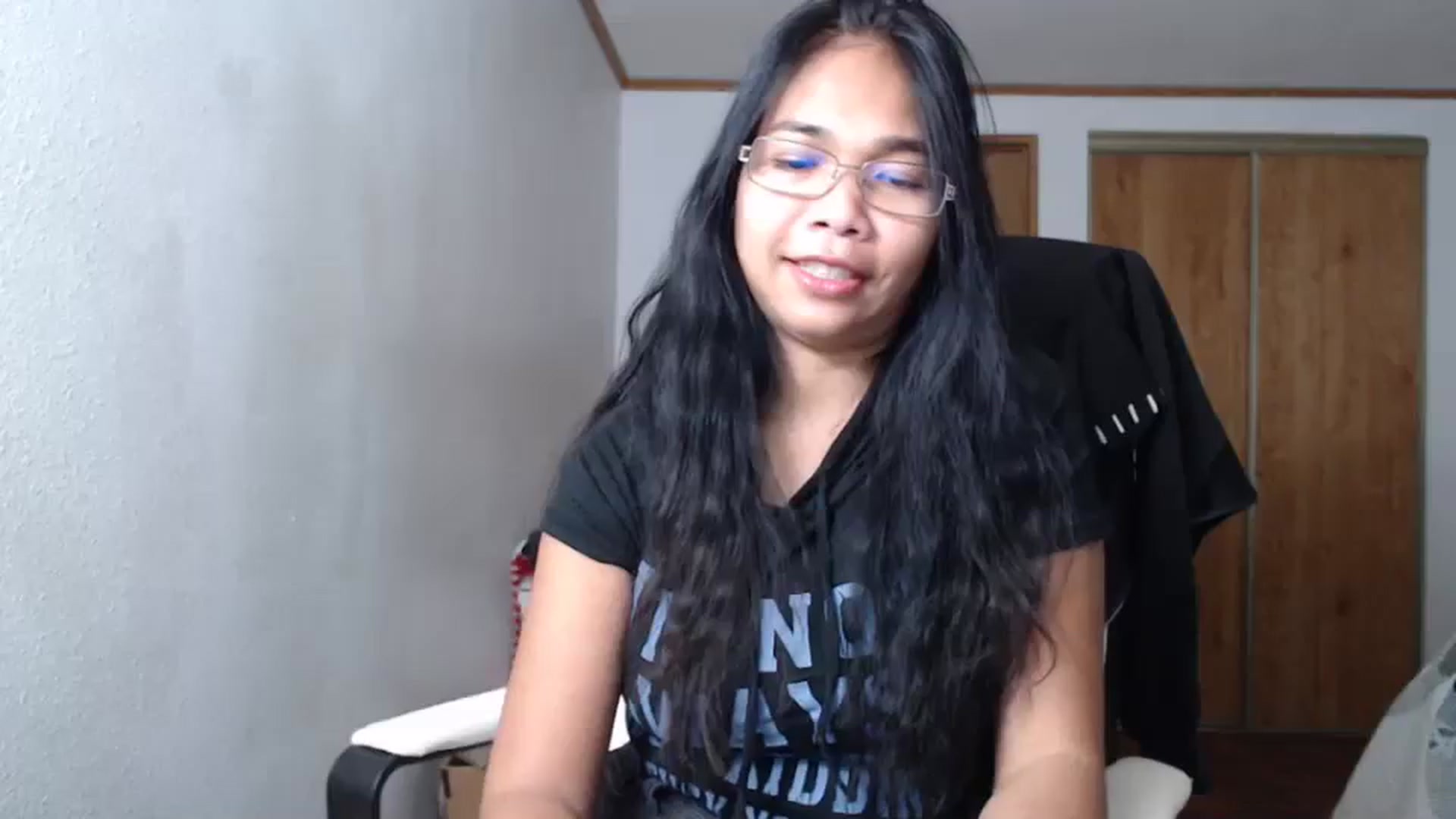 Gallery image thumbnail from Littlekai2023's myfreecams stream on, 12/17/2023, 23:25 image 1 of 20