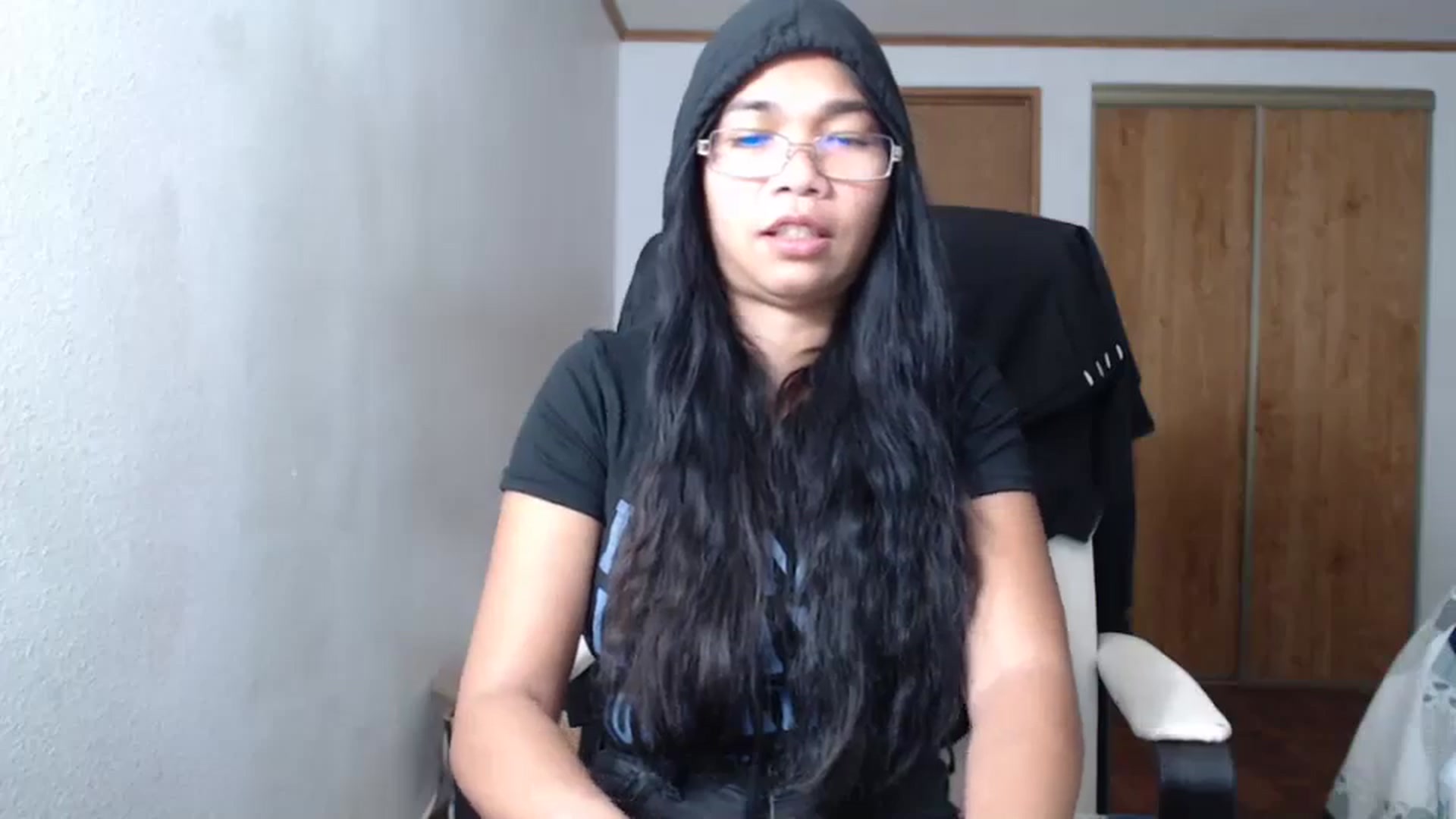 Gallery image thumbnail from Littlekai2023's myfreecams stream on, 12/17/2023, 23:25 image 8 of 20