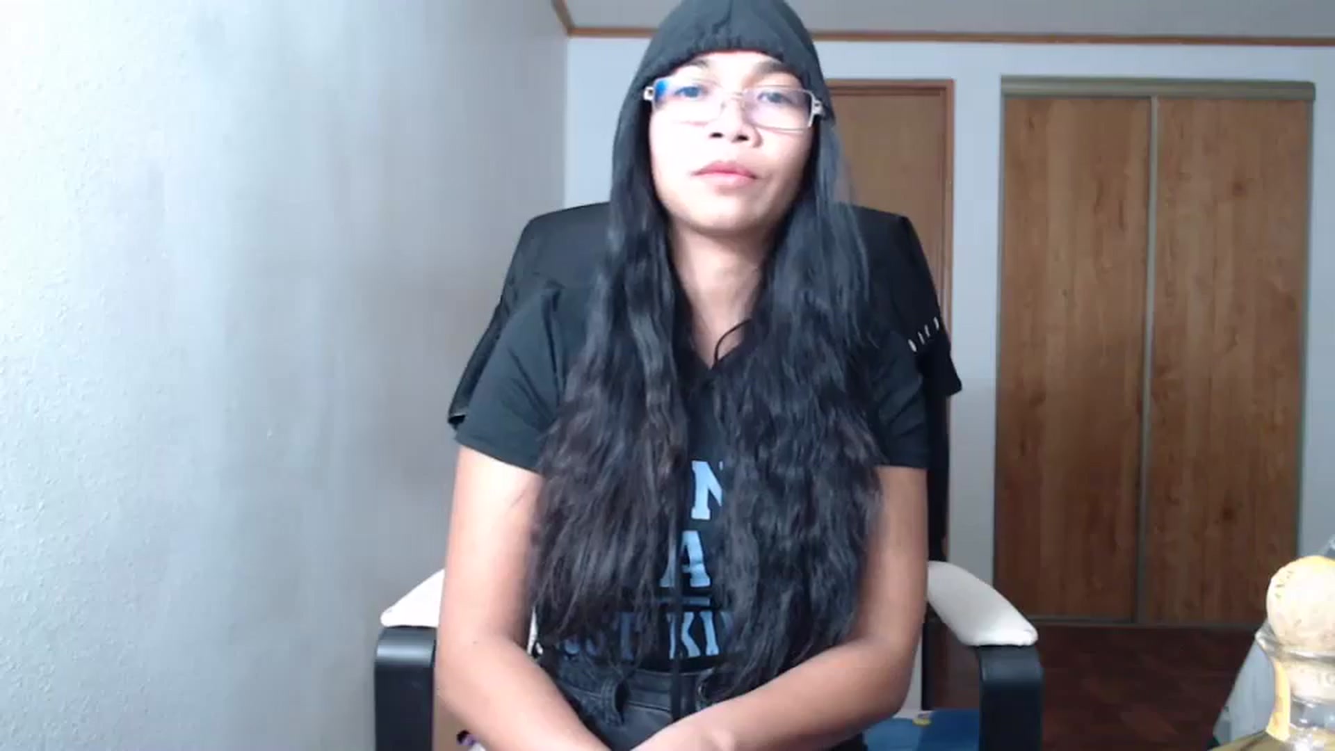 Gallery image thumbnail from Littlekai2023's myfreecams stream on, 12/17/2023, 23:25 image 6 of 20