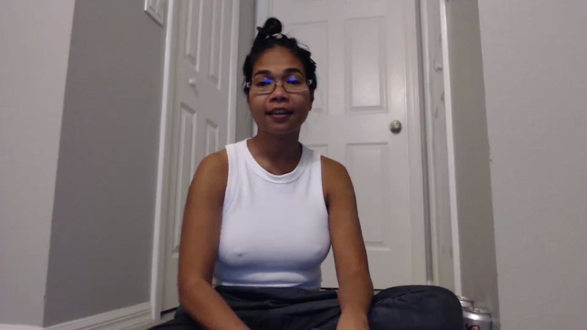 Gallery image thumbnail from Littlekai2023's myfreecams stream on, 01/30/2024, 02:30 image 15 of 20