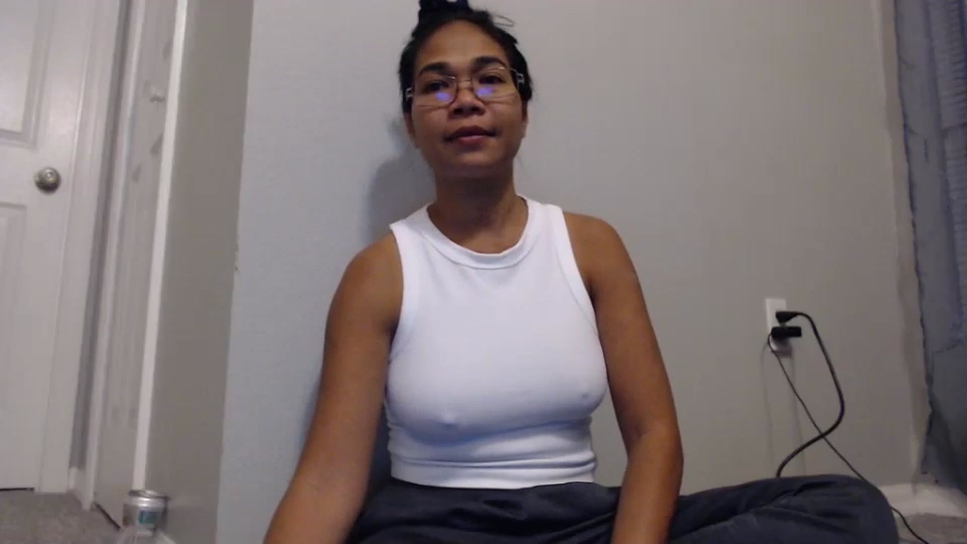 Gallery image thumbnail from Littlekai2023's myfreecams stream on, 01/30/2024, 02:30 image 9 of 20