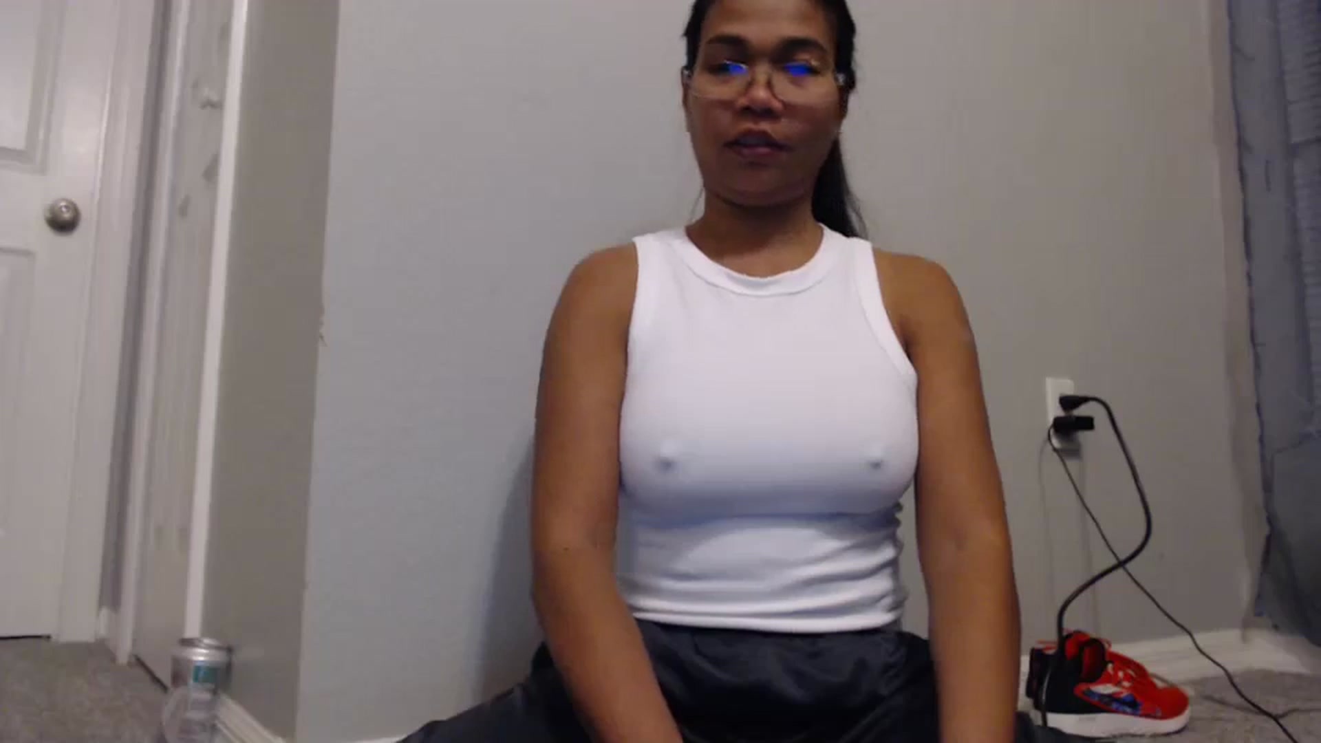 Gallery image thumbnail from Littlekai2023's myfreecams stream on, 01/30/2024, 02:30 image 7 of 20