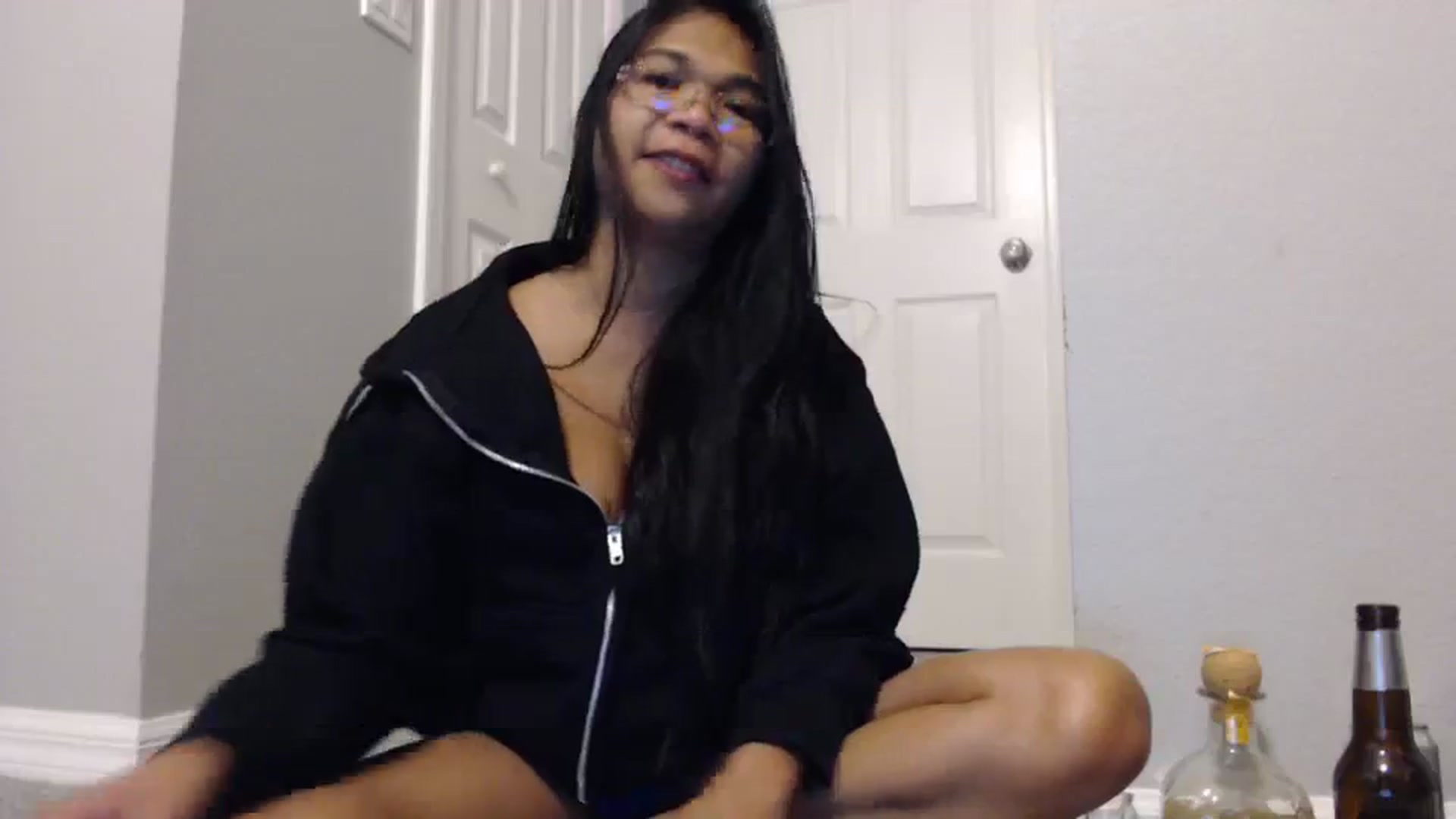 Gallery image thumbnail from Littlekai2023's myfreecams stream on, 01/31/2024, 03:50 image 4 of 20