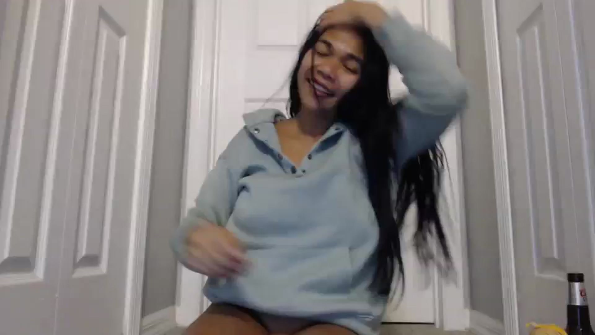 Gallery image thumbnail from Littlekai2023's myfreecams stream on, 02/04/2024, 03:25 image 18 of 20