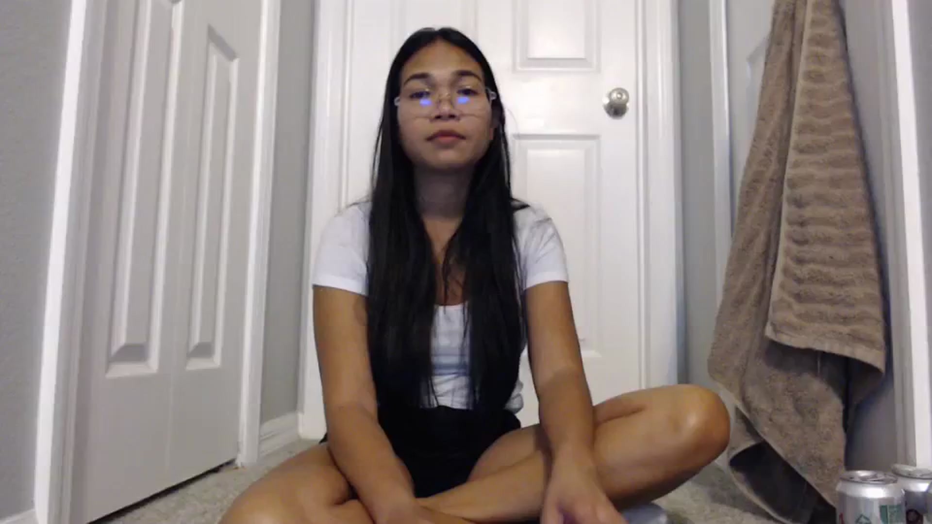 Gallery image thumbnail from Littlekai2023's myfreecams stream on, 02/08/2024, 02:31 image 16 of 20