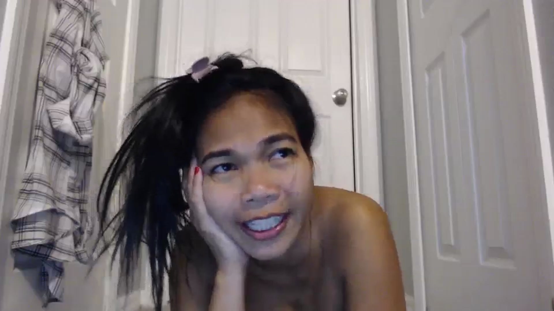 Gallery image thumbnail from Littlekai2023's myfreecams stream on, 02/11/2024, 04:01 image 17 of 20