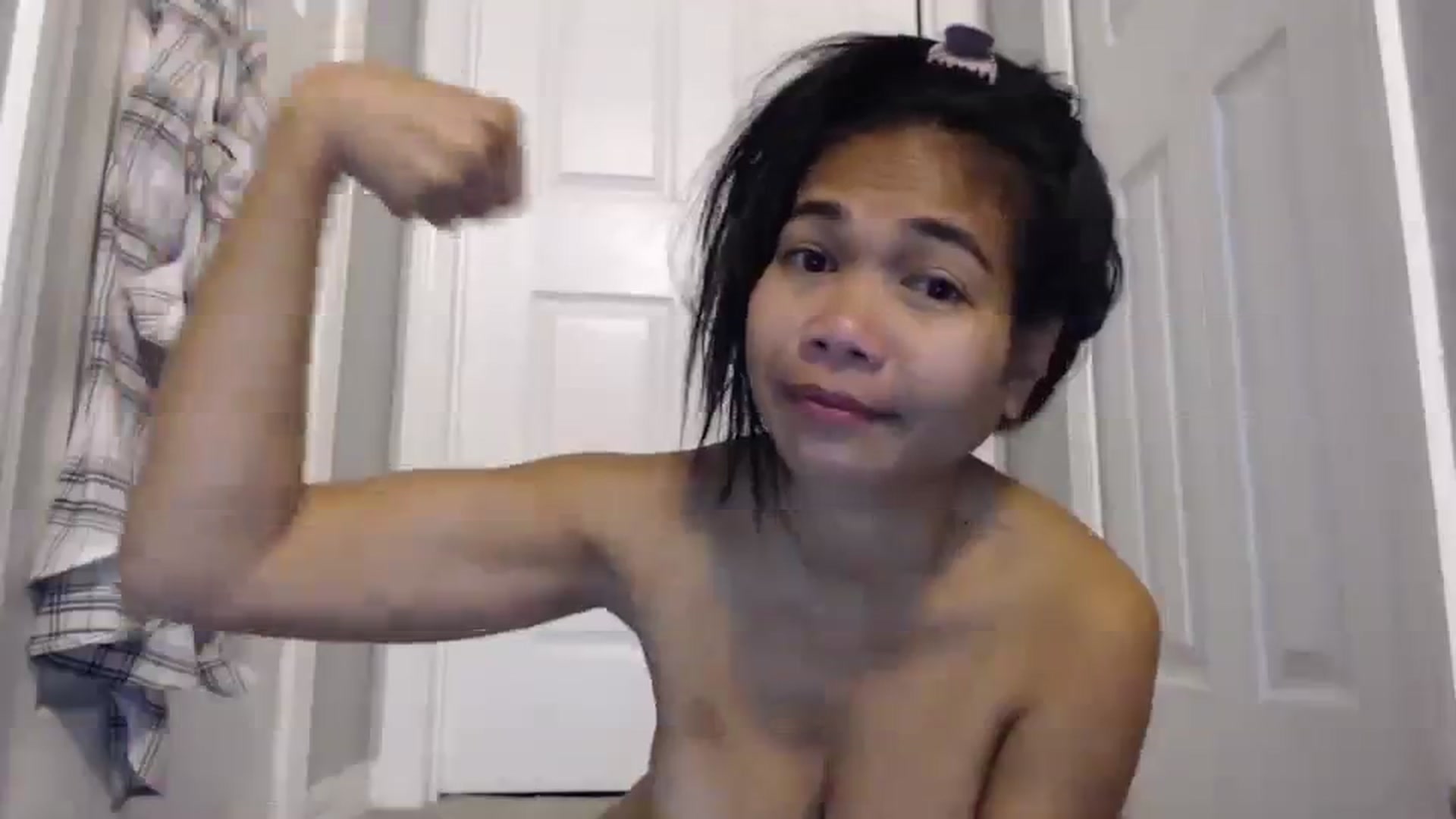 Gallery image thumbnail from Littlekai2023's myfreecams stream on, 02/11/2024, 04:01 image 15 of 20