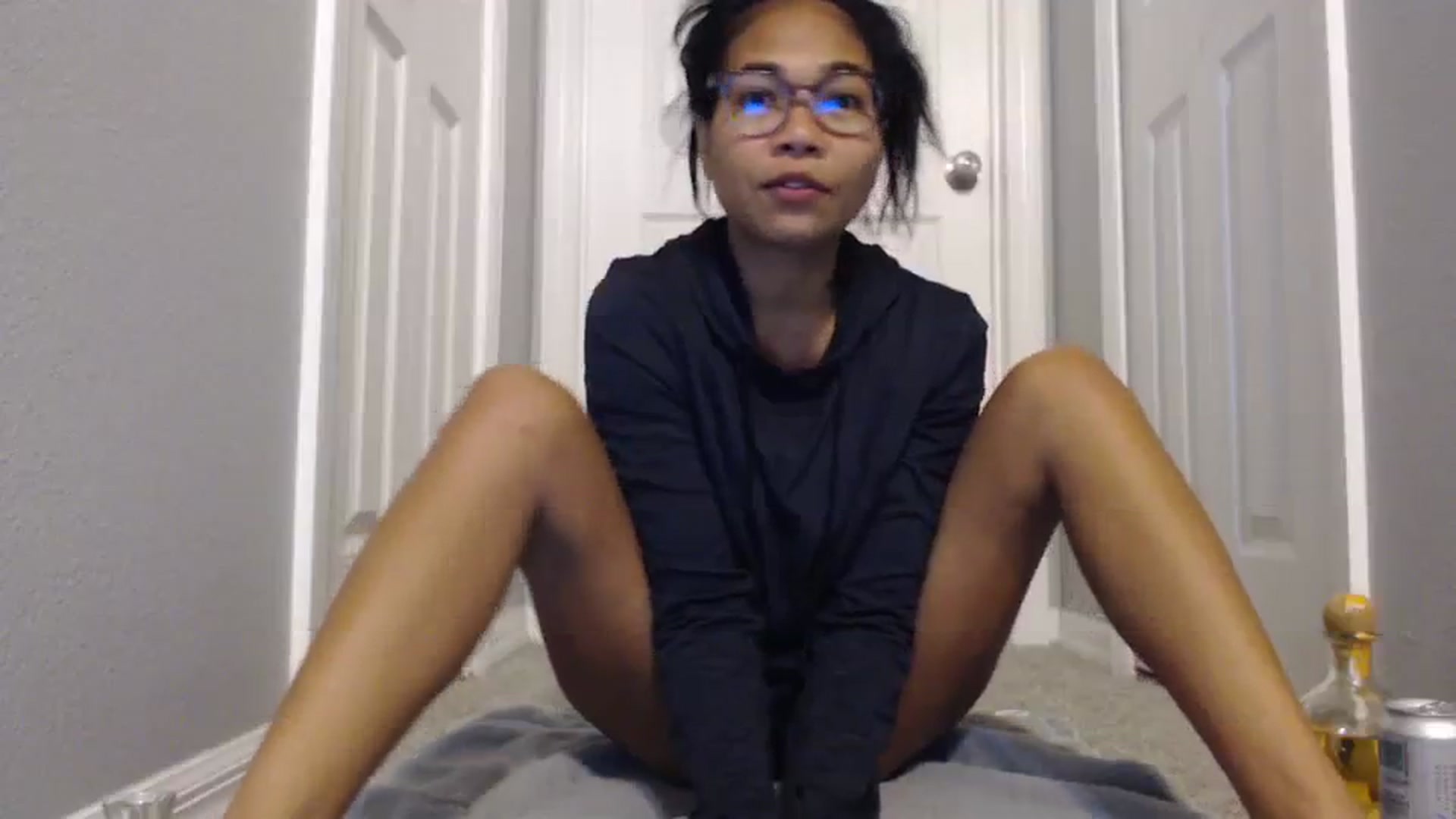Gallery image thumbnail from Littlekai2023's myfreecams stream on, 02/12/2024, 24:00 image 4 of 20