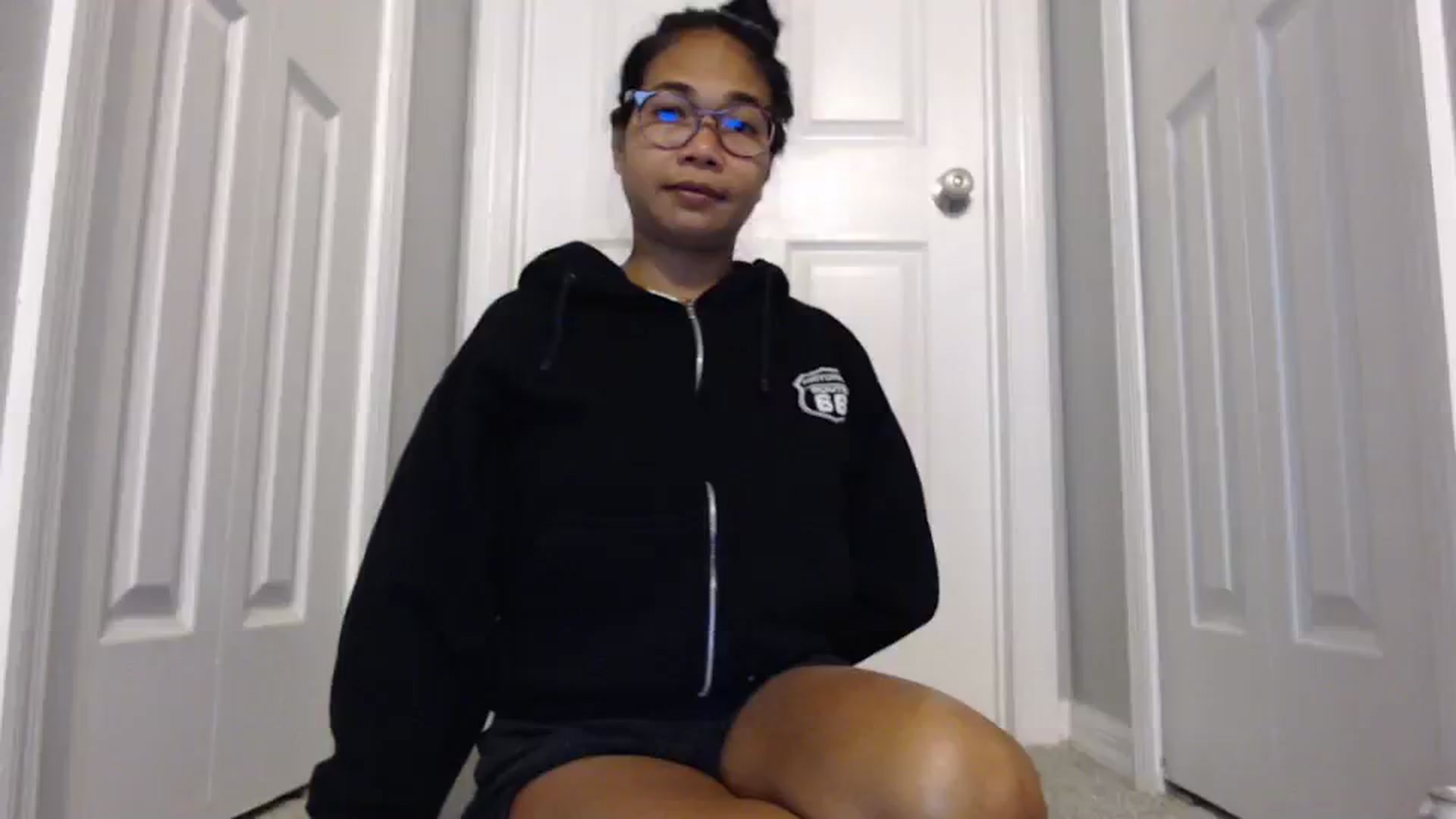 Gallery image thumbnail from Littlekai2023's myfreecams stream on, 02/13/2024, 05:11 image 1 of 20