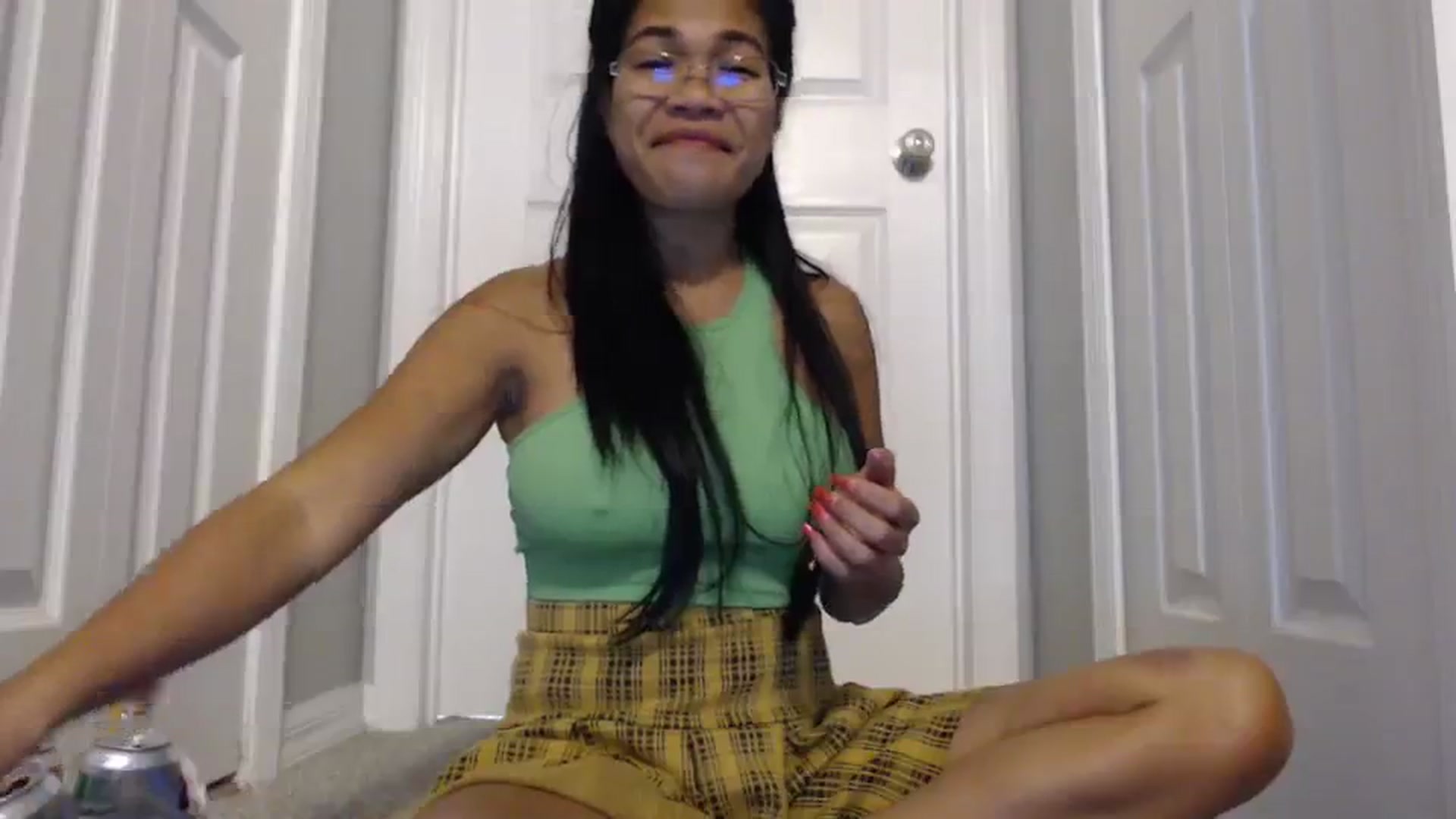 Gallery image thumbnail from Littlekai2023's myfreecams stream on, 02/17/2024, 04:05 image 11 of 20