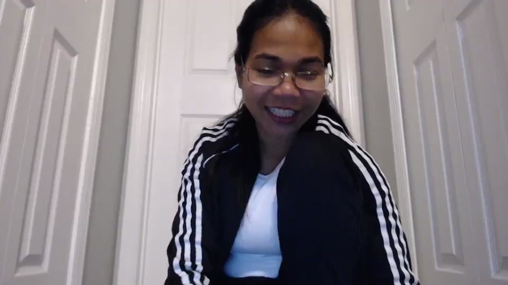 Gallery image thumbnail from Littlekai2023's myfreecams stream on, 02/19/2024, 24:02 image 6 of 20