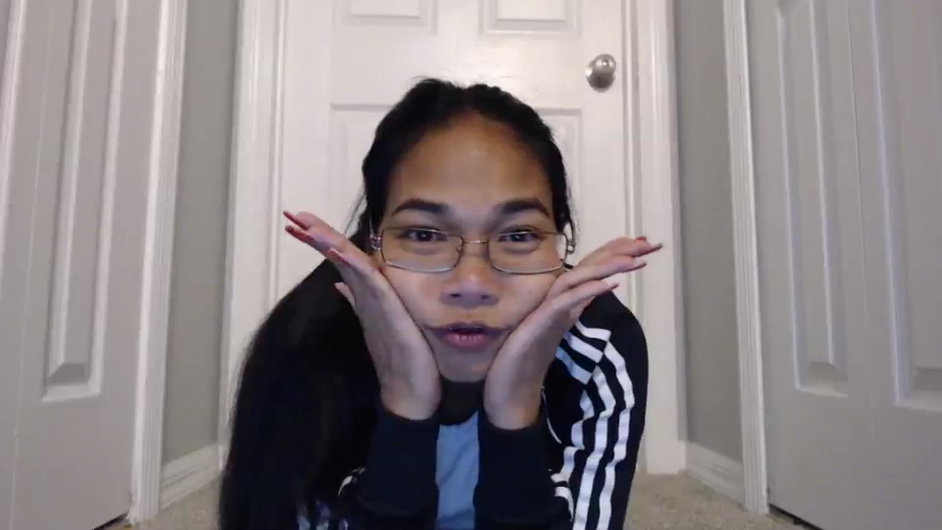 Gallery image thumbnail from Littlekai2023's myfreecams stream on, 02/19/2024, 24:02 image 5 of 20
