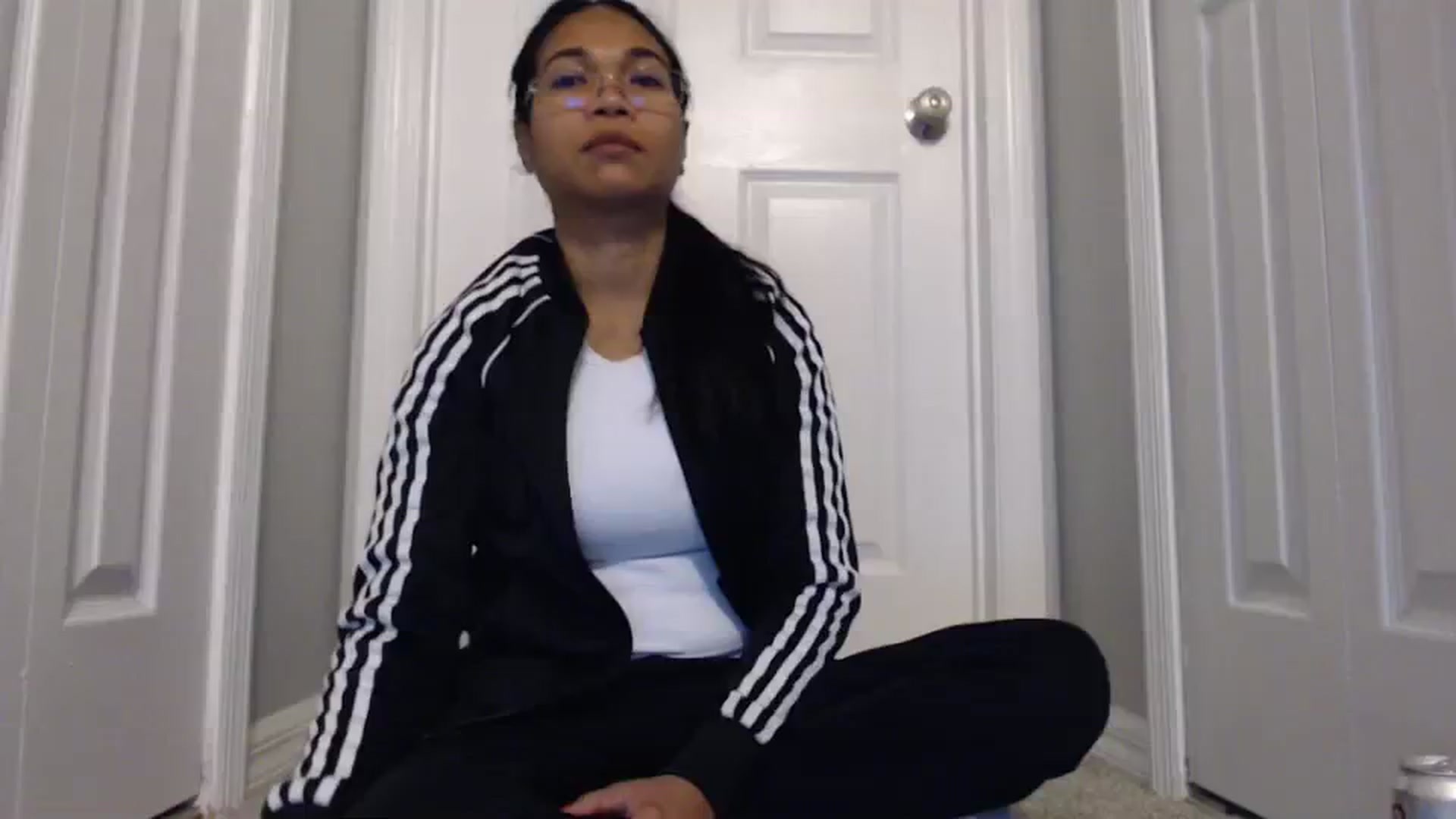 Gallery image thumbnail from Littlekai2023's myfreecams stream on, 02/19/2024, 24:02 image 1 of 20