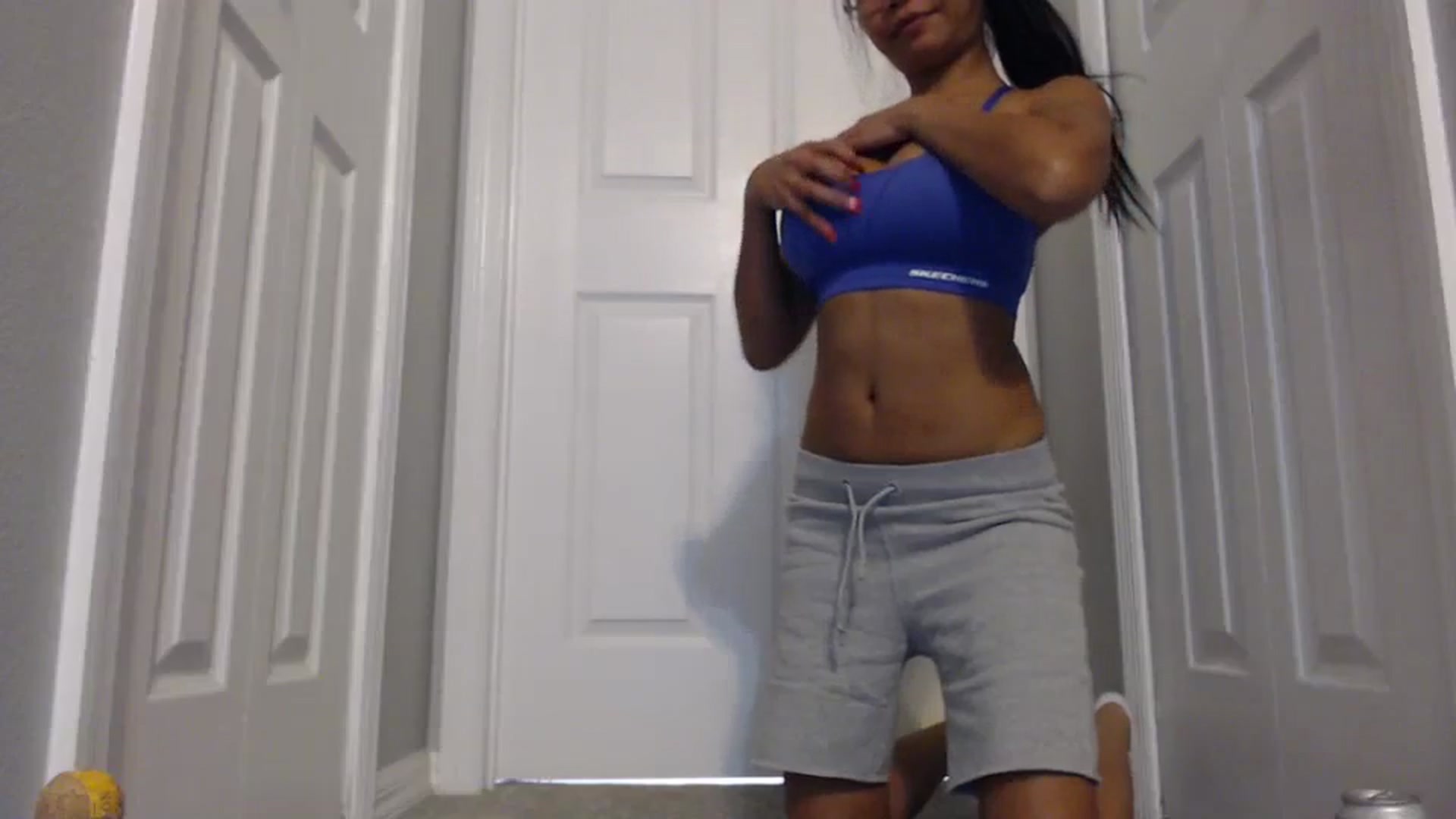 Gallery image thumbnail from Littlekai2023's myfreecams stream on, 02/20/2024, 02:02 image 17 of 20
