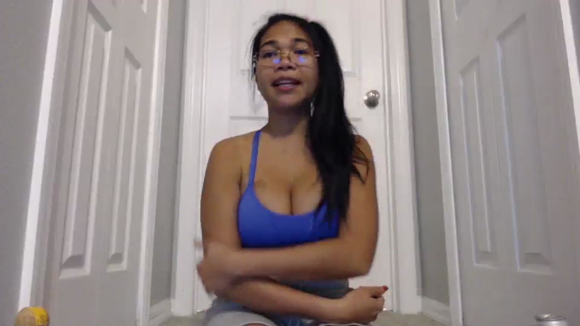 Gallery image thumbnail from Littlekai2023's myfreecams stream on, 02/20/2024, 02:02 image 14 of 20