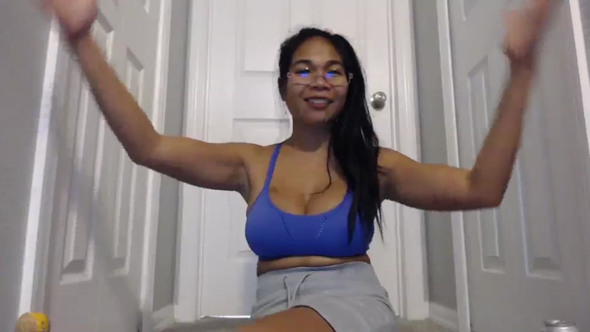 Gallery image thumbnail from Littlekai2023's myfreecams stream on, 02/20/2024, 02:02 image 5 of 20