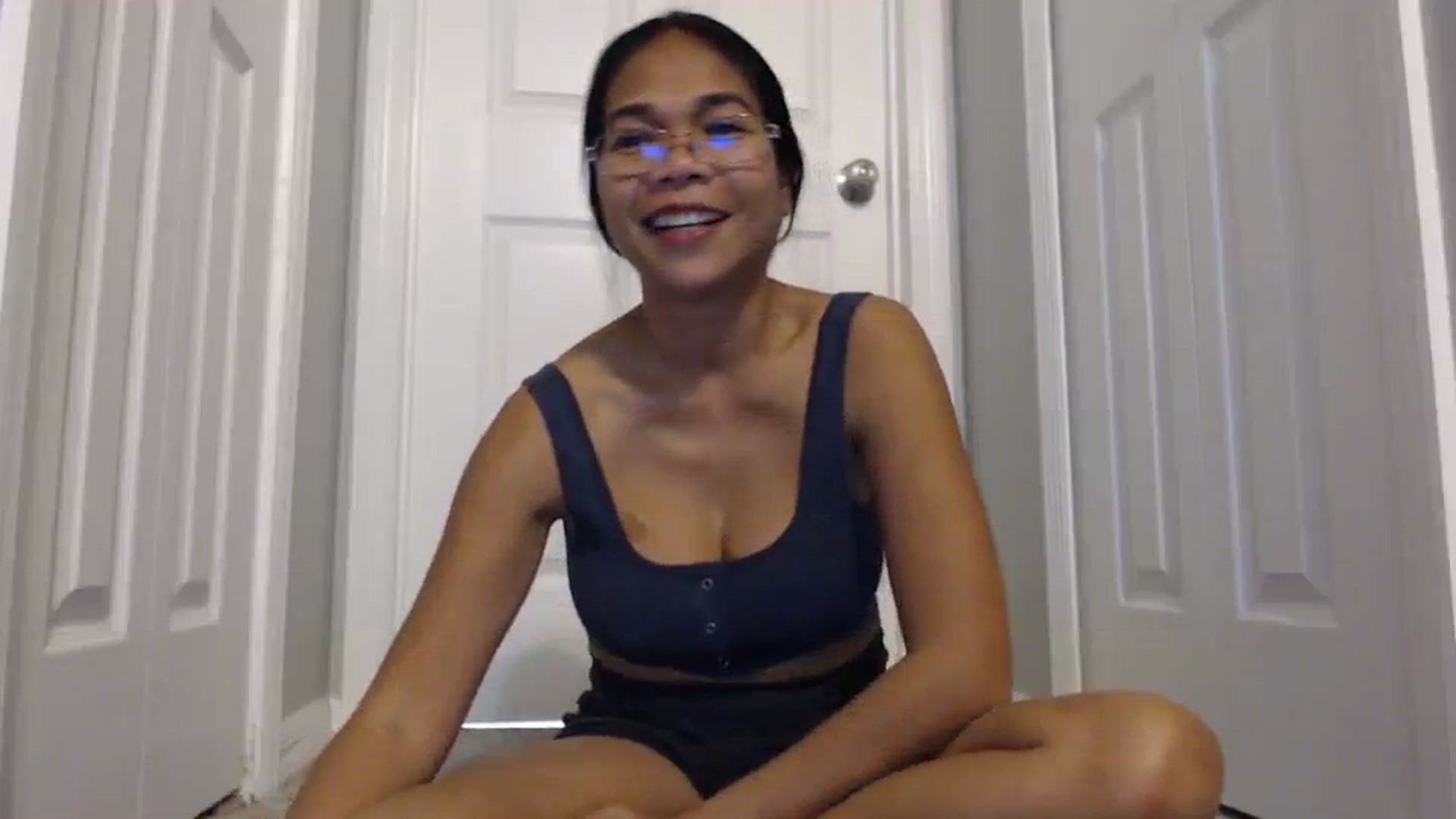 Gallery image thumbnail from Littlekai2023's myfreecams stream on, 02/21/2024, 04:31 image 12 of 20