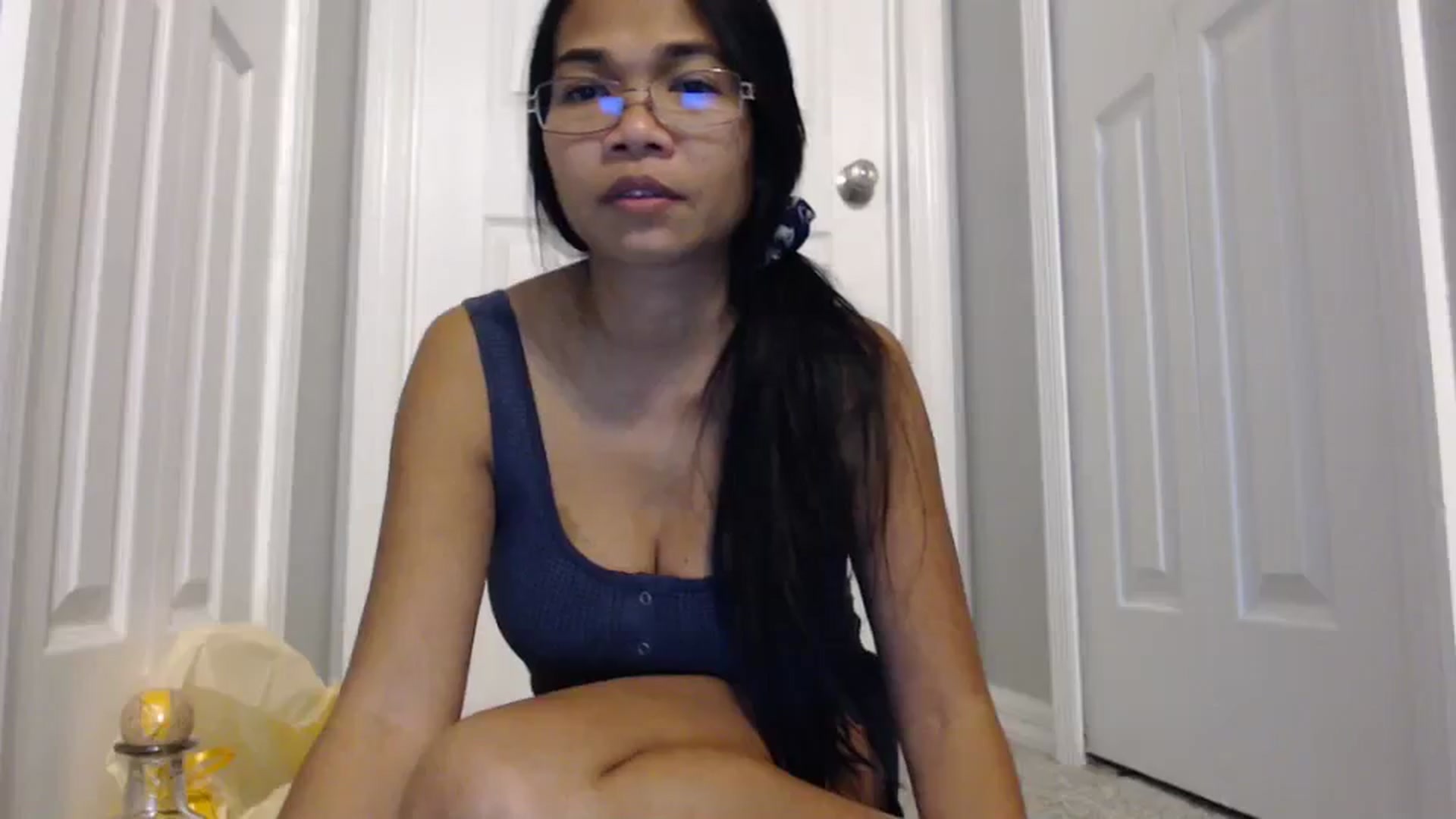 Gallery image thumbnail from Littlekai2023's myfreecams stream on, 02/21/2024, 04:31 image 16 of 20