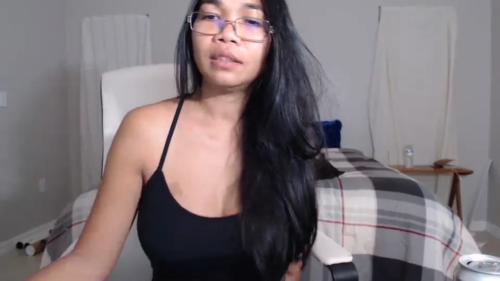 Gallery image thumbnail from Littlekai2023's myfreecams stream on, 02/29/2024, 04:10 image 16 of 20