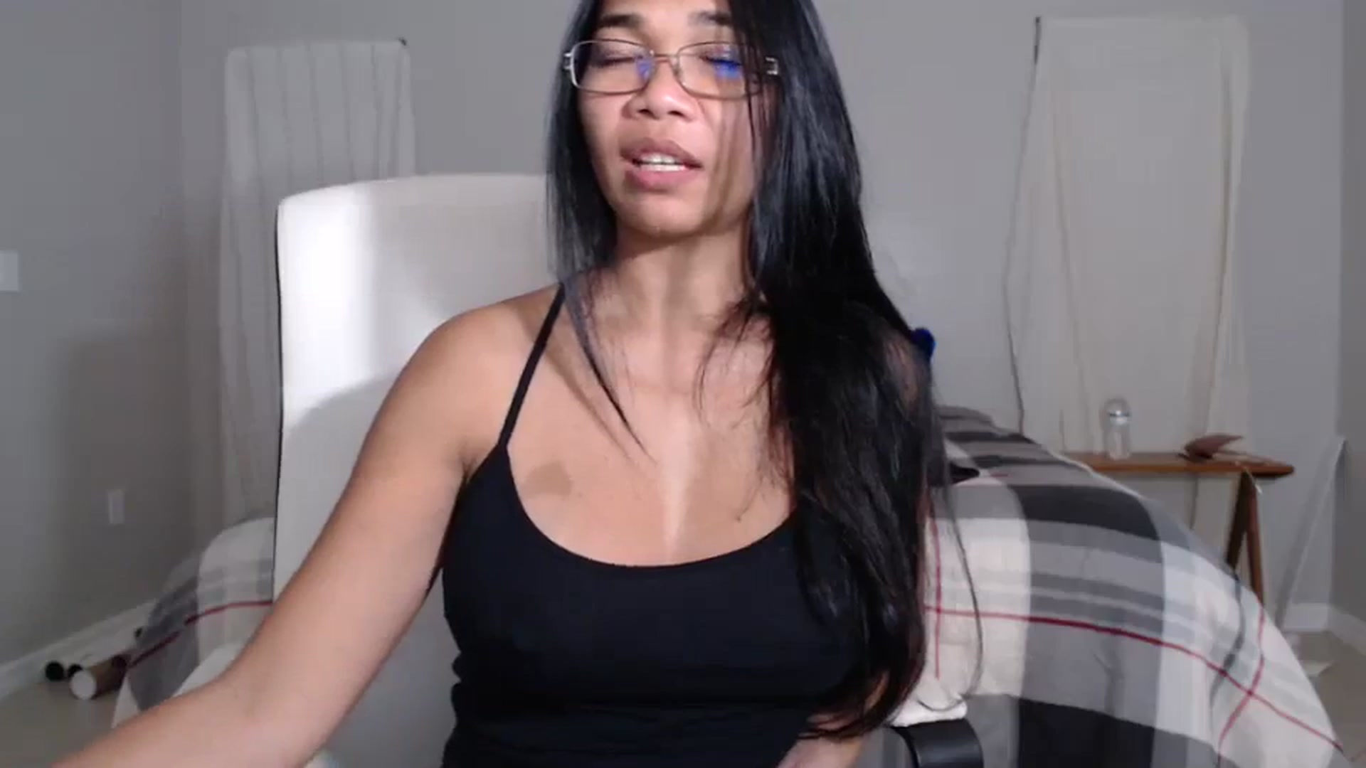 Gallery image thumbnail from Littlekai2023's myfreecams stream on, 02/29/2024, 04:10 image 19 of 20