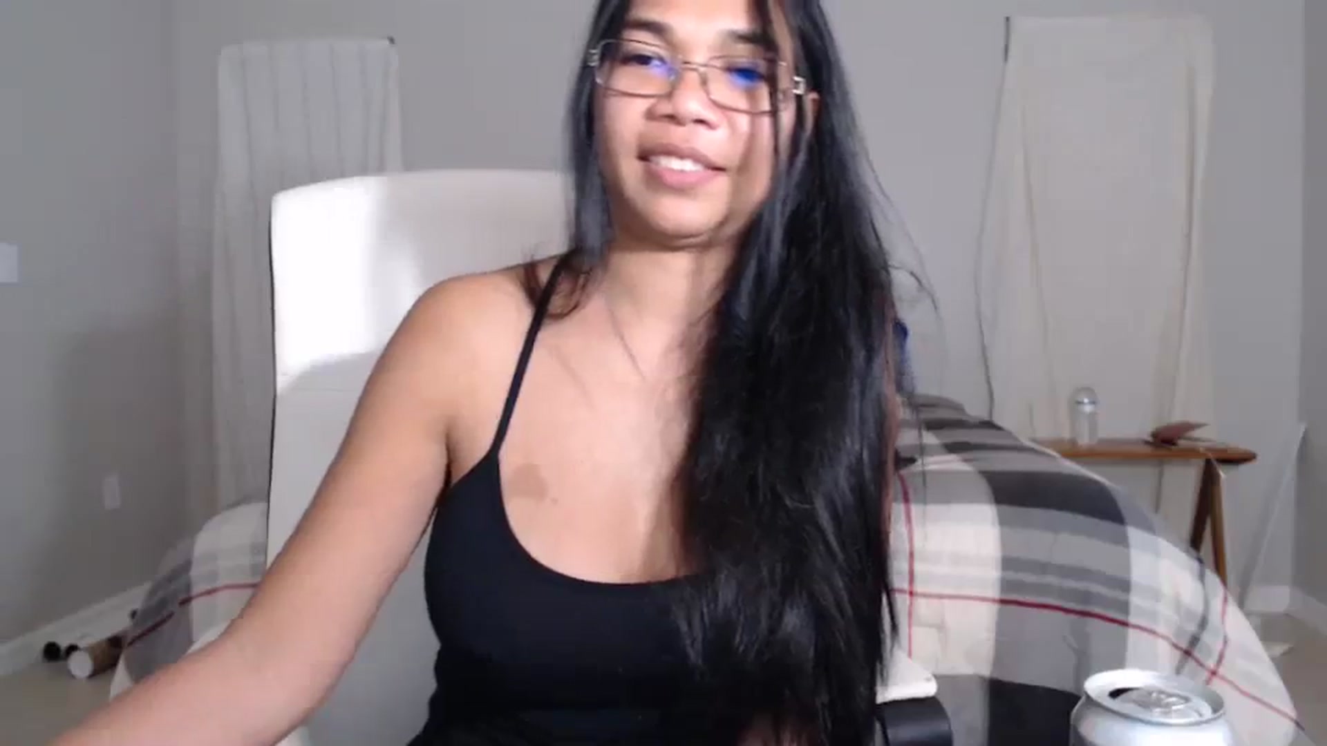 Gallery image thumbnail from Littlekai2023's myfreecams stream on, 02/29/2024, 04:10 image 17 of 20
