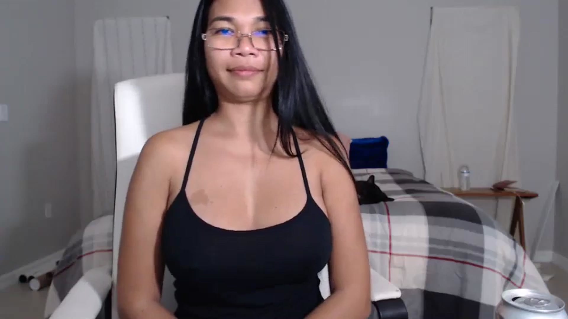 Gallery image thumbnail from Littlekai2023's myfreecams stream on, 02/29/2024, 04:10 image 18 of 20