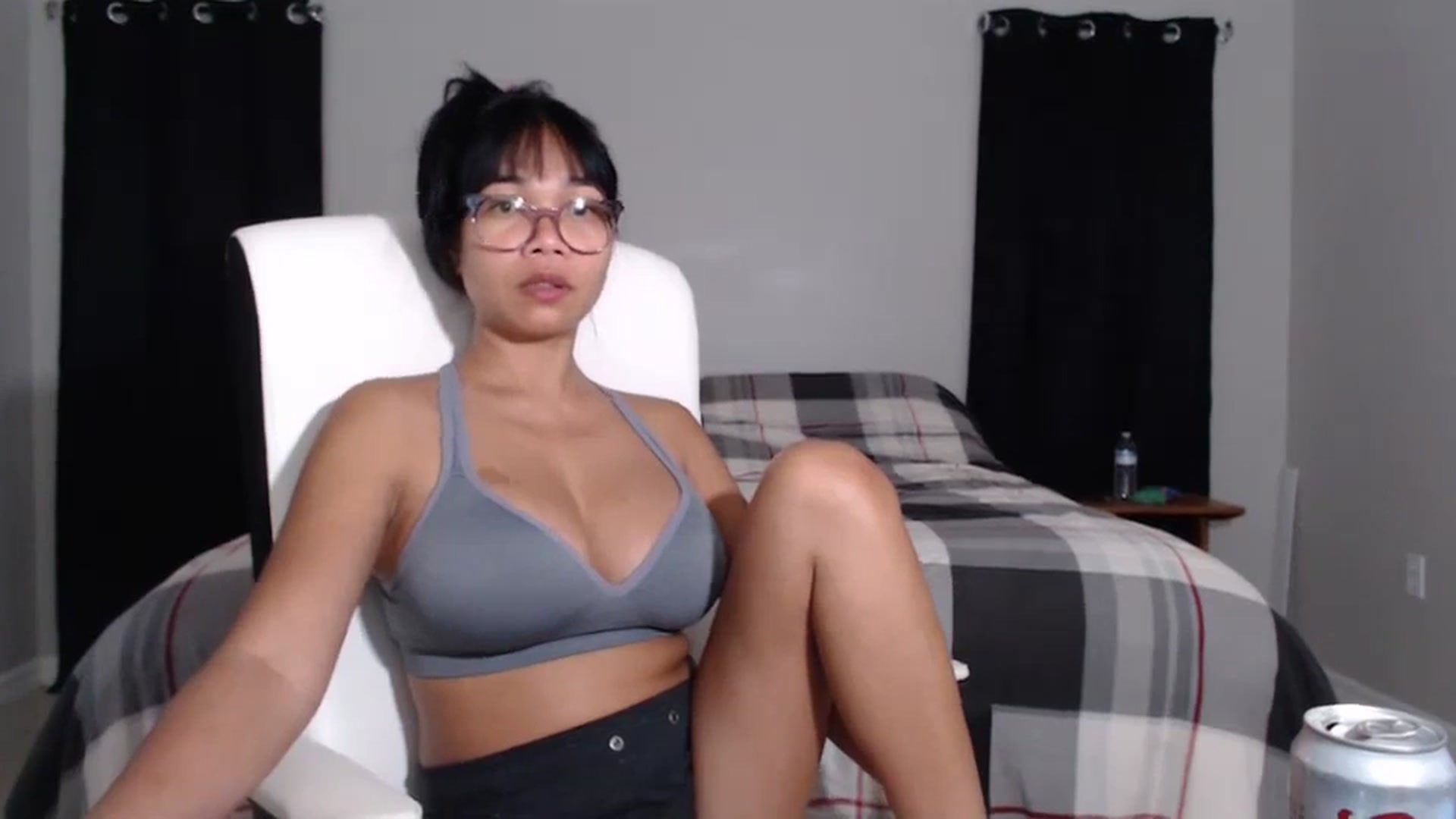 Gallery image thumbnail from Littlekai2023's myfreecams stream on, 03/05/2024, 01:49 image 16 of 20
