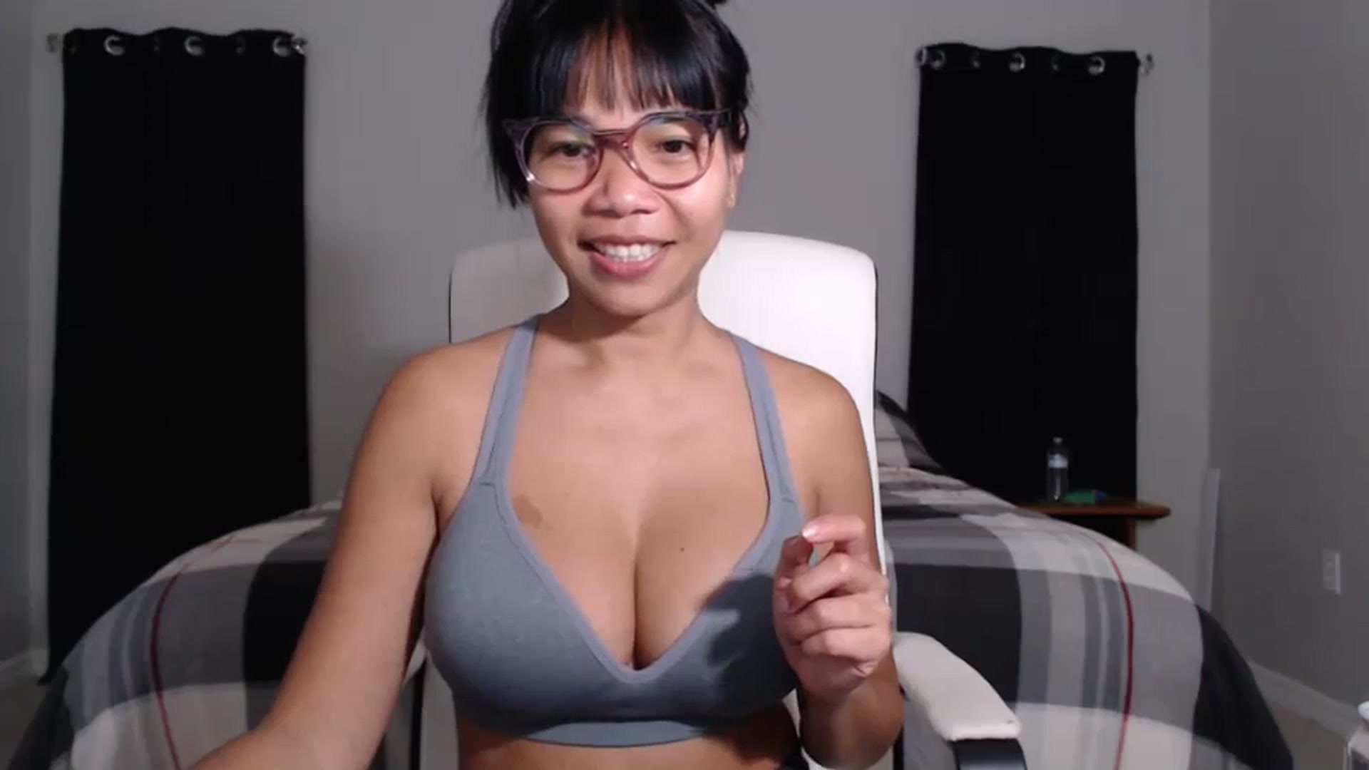 Gallery image thumbnail from Littlekai2023's myfreecams stream on, 03/05/2024, 04:40 image 13 of 20