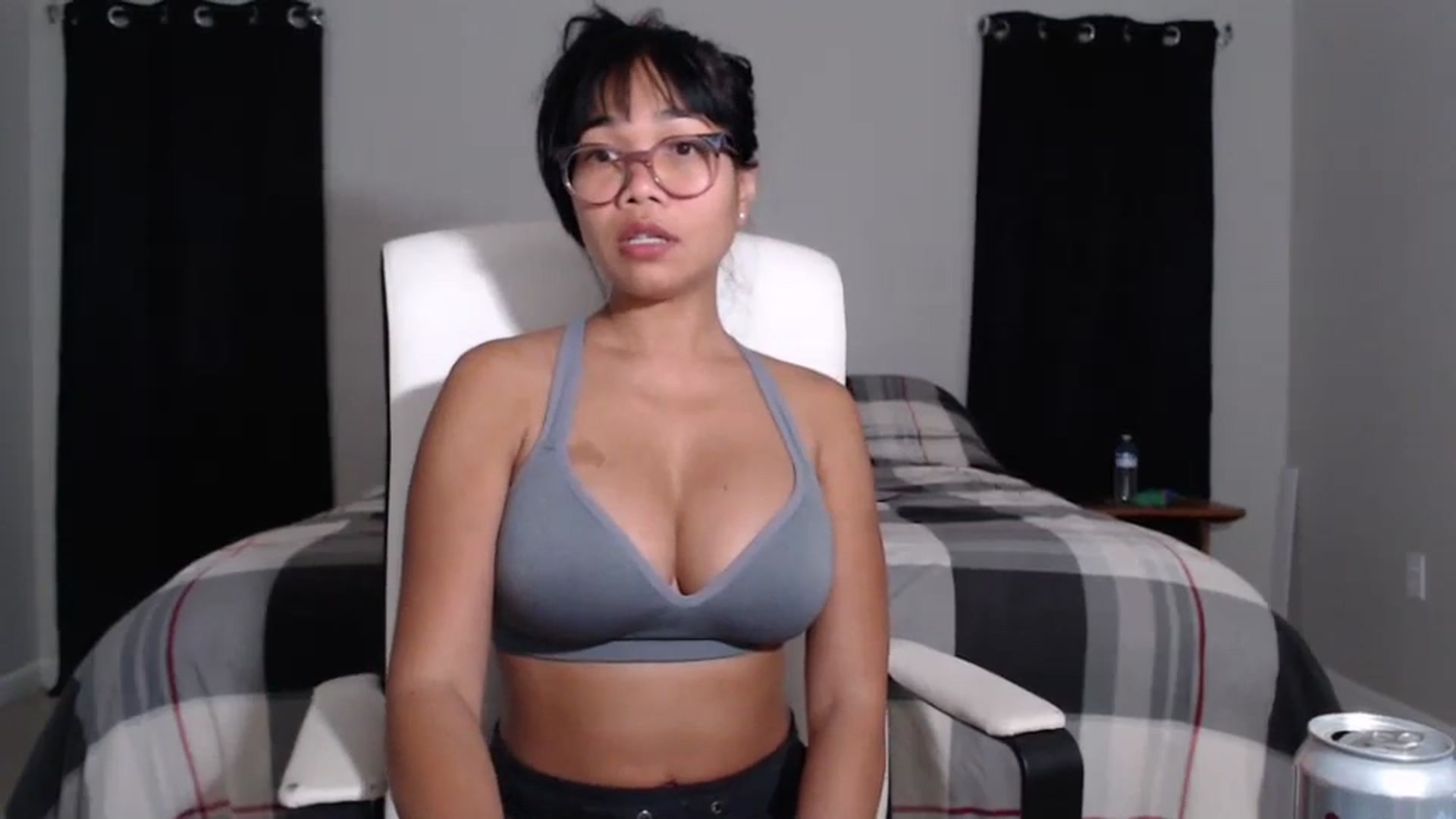 Gallery image thumbnail from Littlekai2023's myfreecams stream on, 03/05/2024, 04:40 image 2 of 20