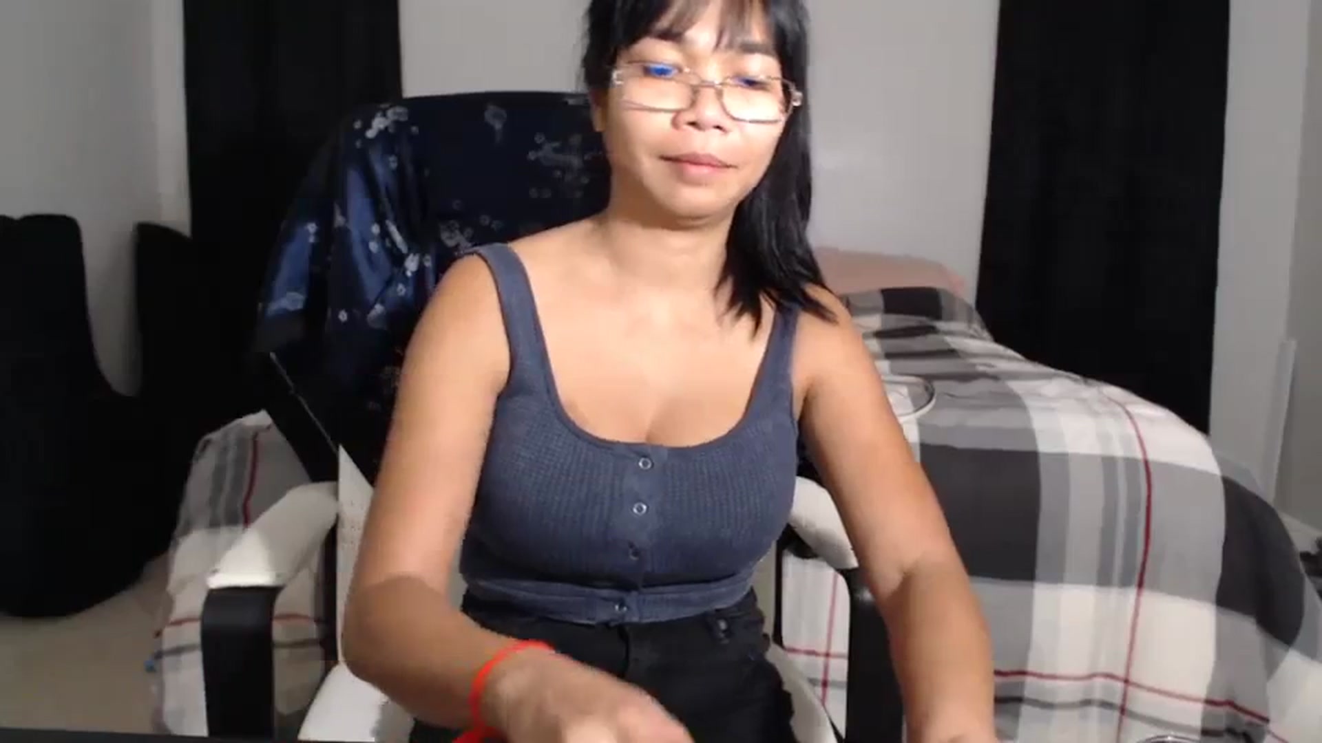 Gallery image thumbnail from Littlekai2023's myfreecams stream on, 03/26/2024, 02:40 image 14 of 20