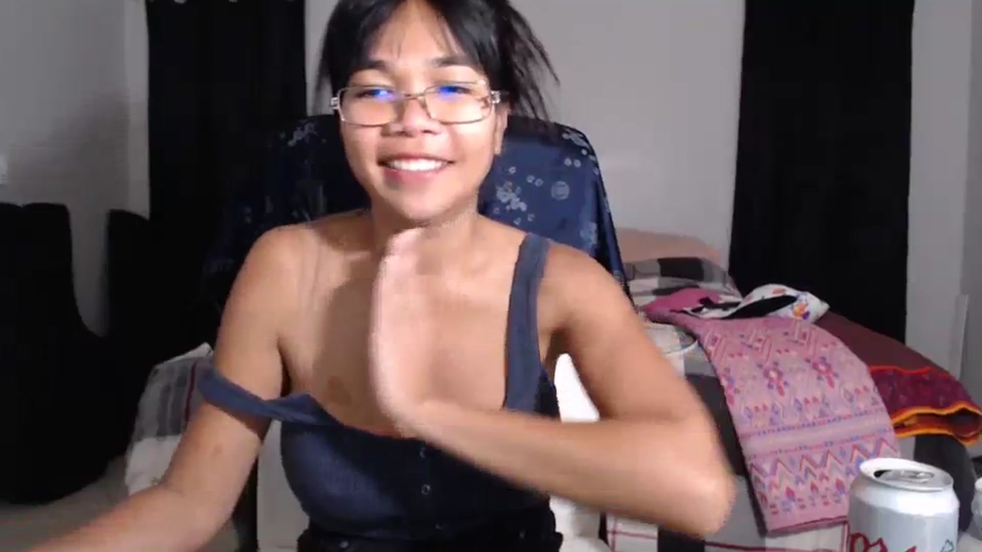 Gallery image thumbnail from Littlekai2023's myfreecams stream on, 03/26/2024, 04:19 image 18 of 20