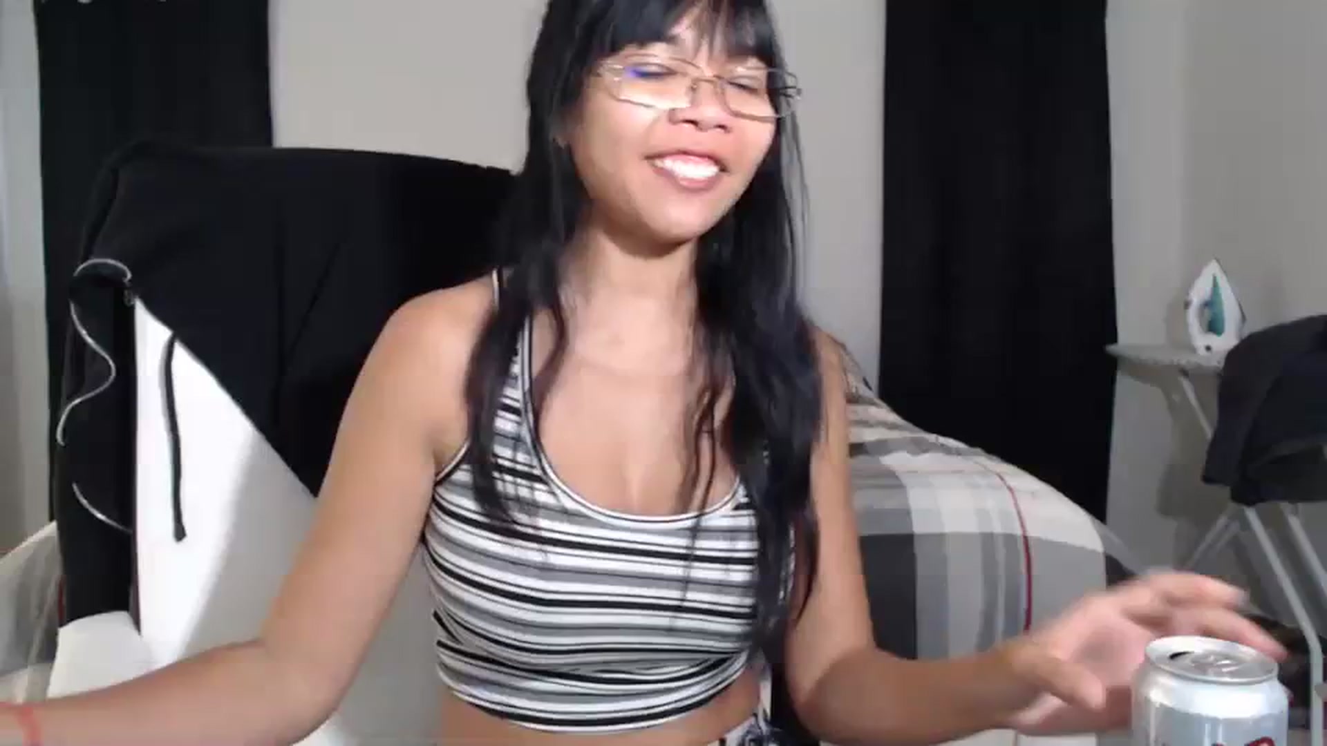 Gallery image thumbnail from Littlekai2023's myfreecams stream on, 04/01/2024, 19:45 image 16 of 20