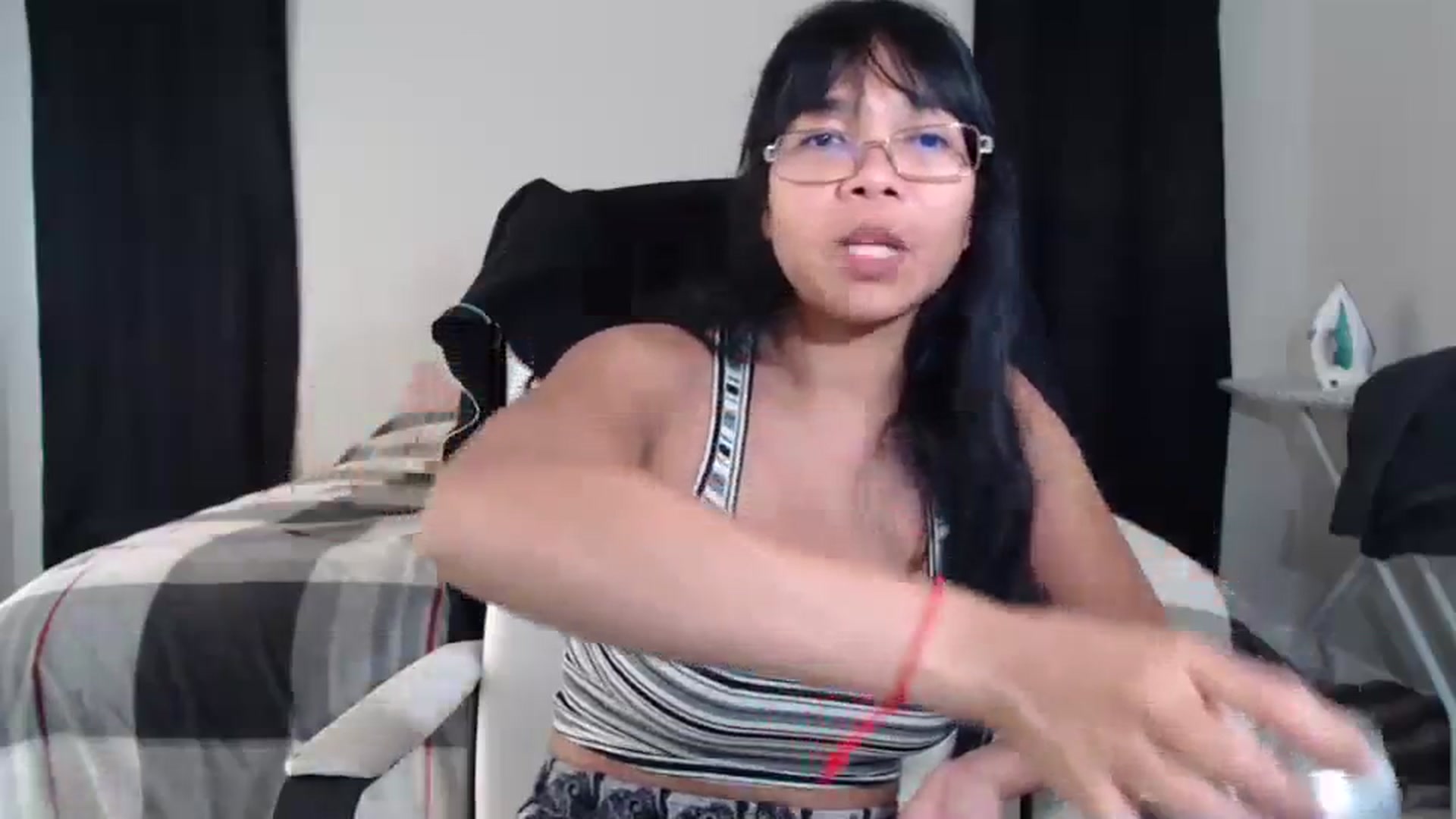 Gallery image thumbnail from Littlekai2023's myfreecams stream on, 04/01/2024, 19:45 image 11 of 20