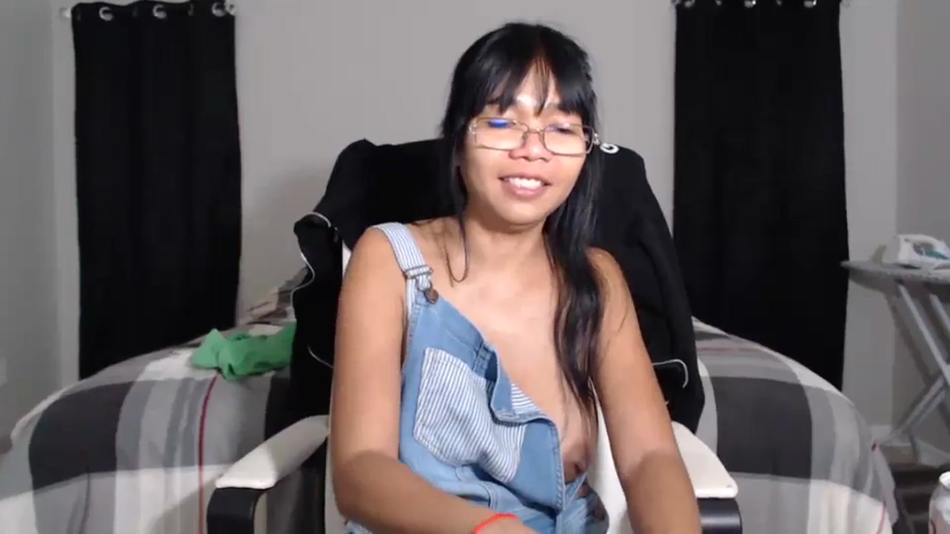 Gallery image thumbnail from Littlekai2023's myfreecams stream on, 04/02/2024, 04:53 image 17 of 20