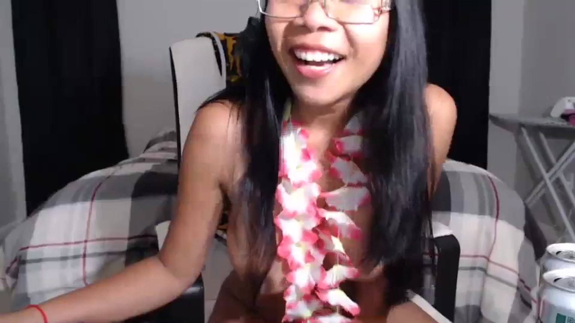 Gallery image thumbnail from Littlekai2023's myfreecams stream on, 04/15/2024, 02:49 image 4 of 20
